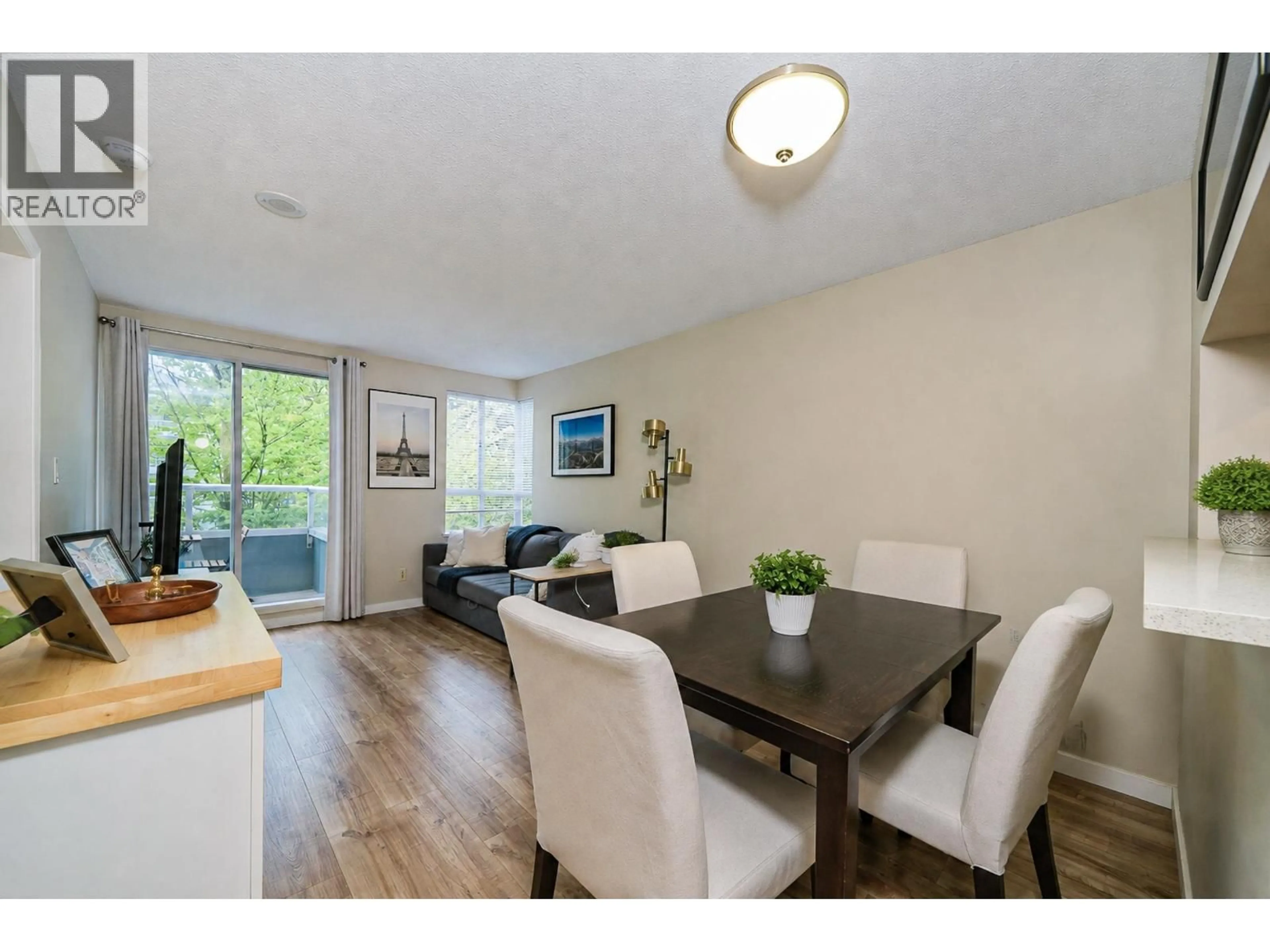 A pic of a room for 305 - 3489 ASCOT PLACE, Vancouver British Columbia V5R6B6