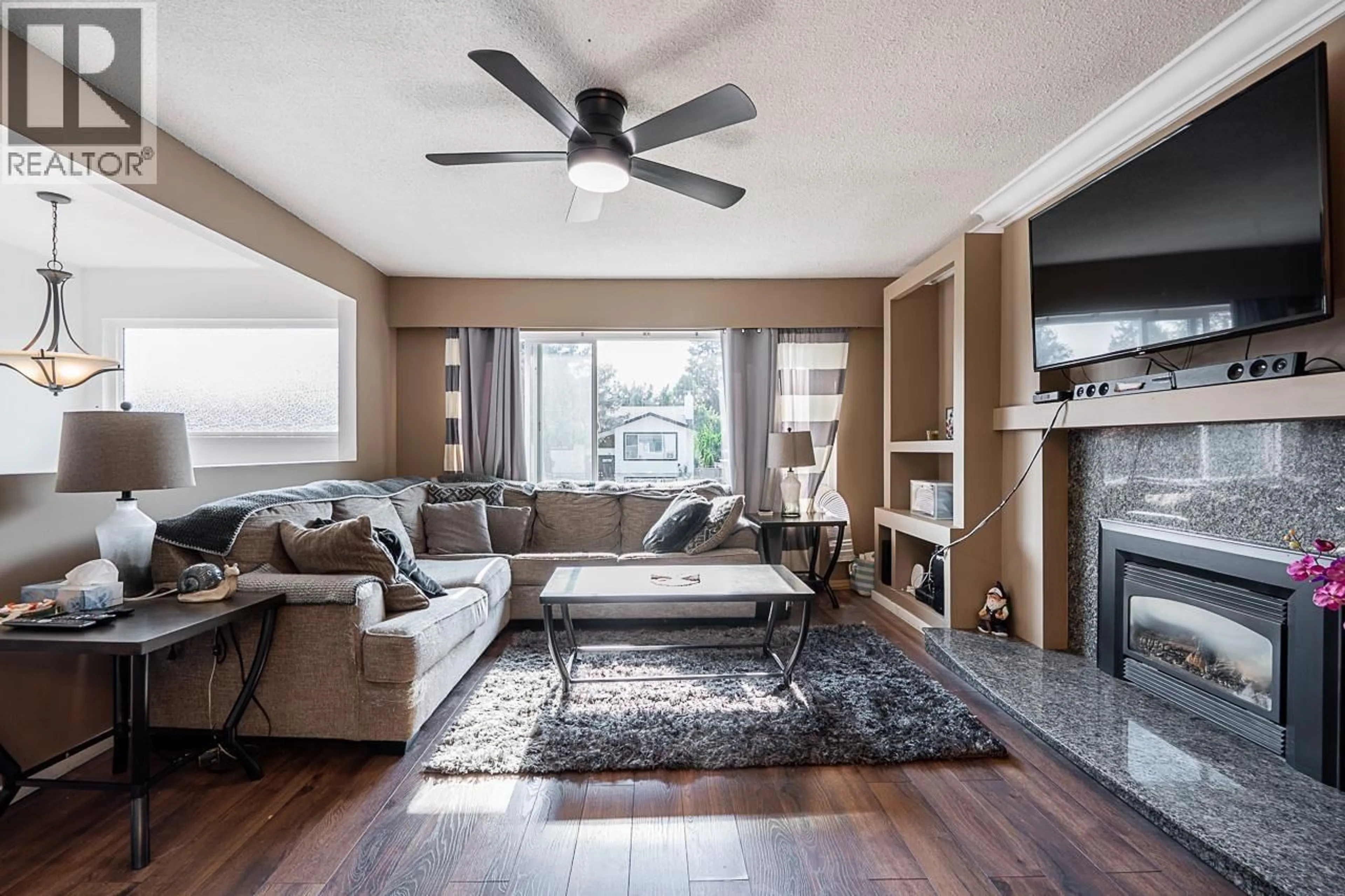 Living room with furniture, unknown for 12130 229TH STREET, Maple Ridge British Columbia V2X7M8