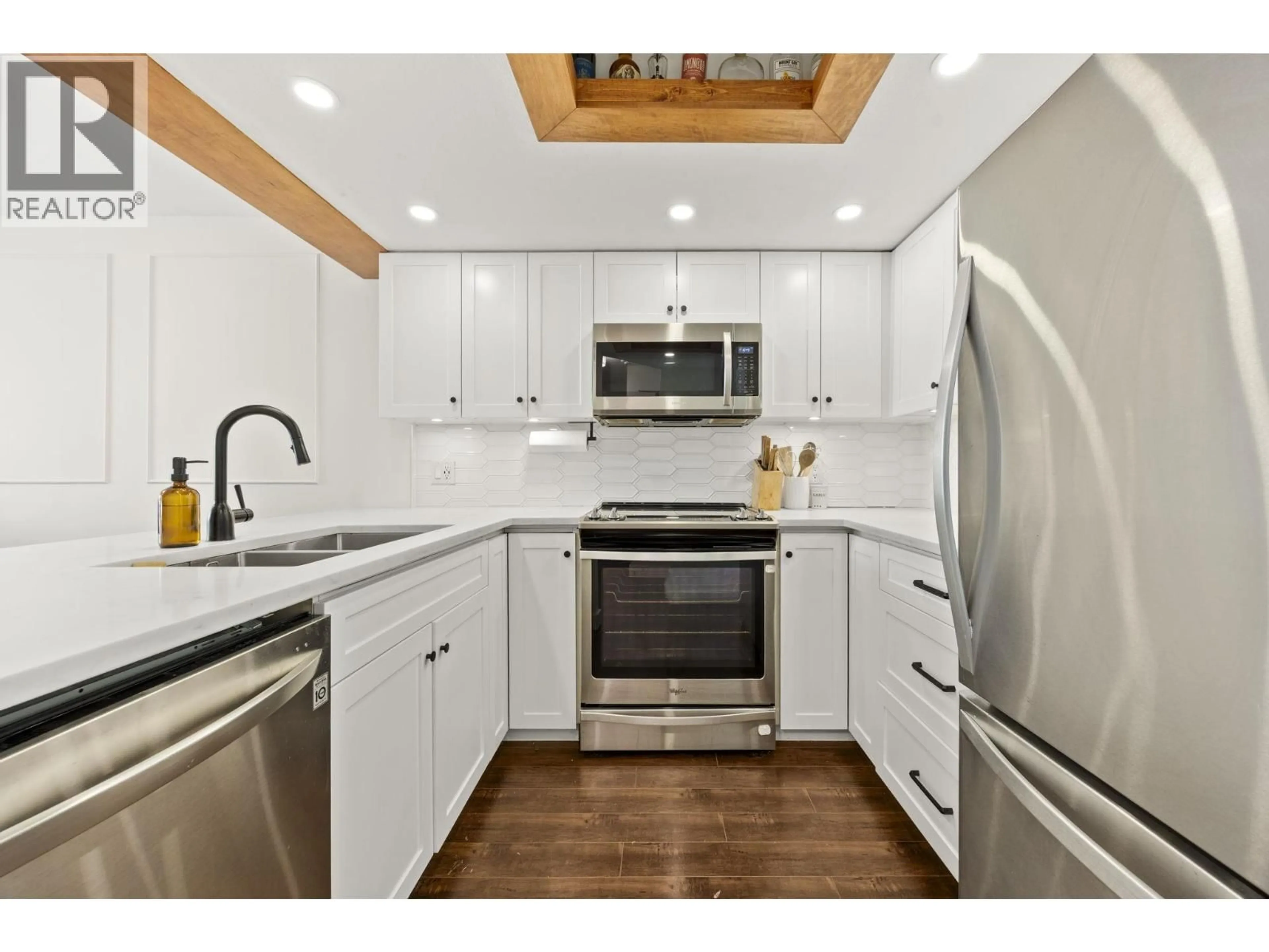 Open concept kitchen, unknown for 102 - 1045 QUAYSIDE DRIVE, New Westminster British Columbia V3M6C9