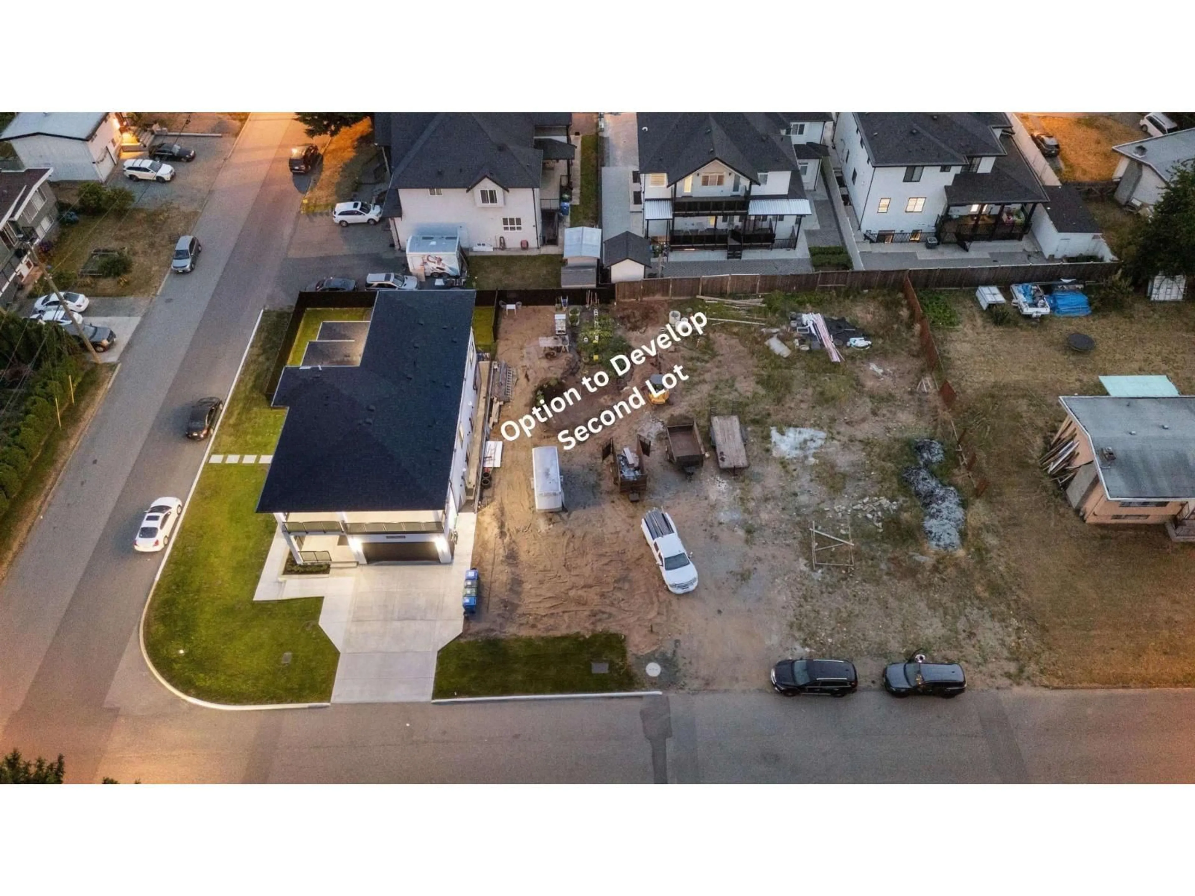 A pic from outside/outdoor area/front of a property/back of a property/a pic from drone, street for 3051 ROYAL STREET, Abbotsford British Columbia V2T2J1