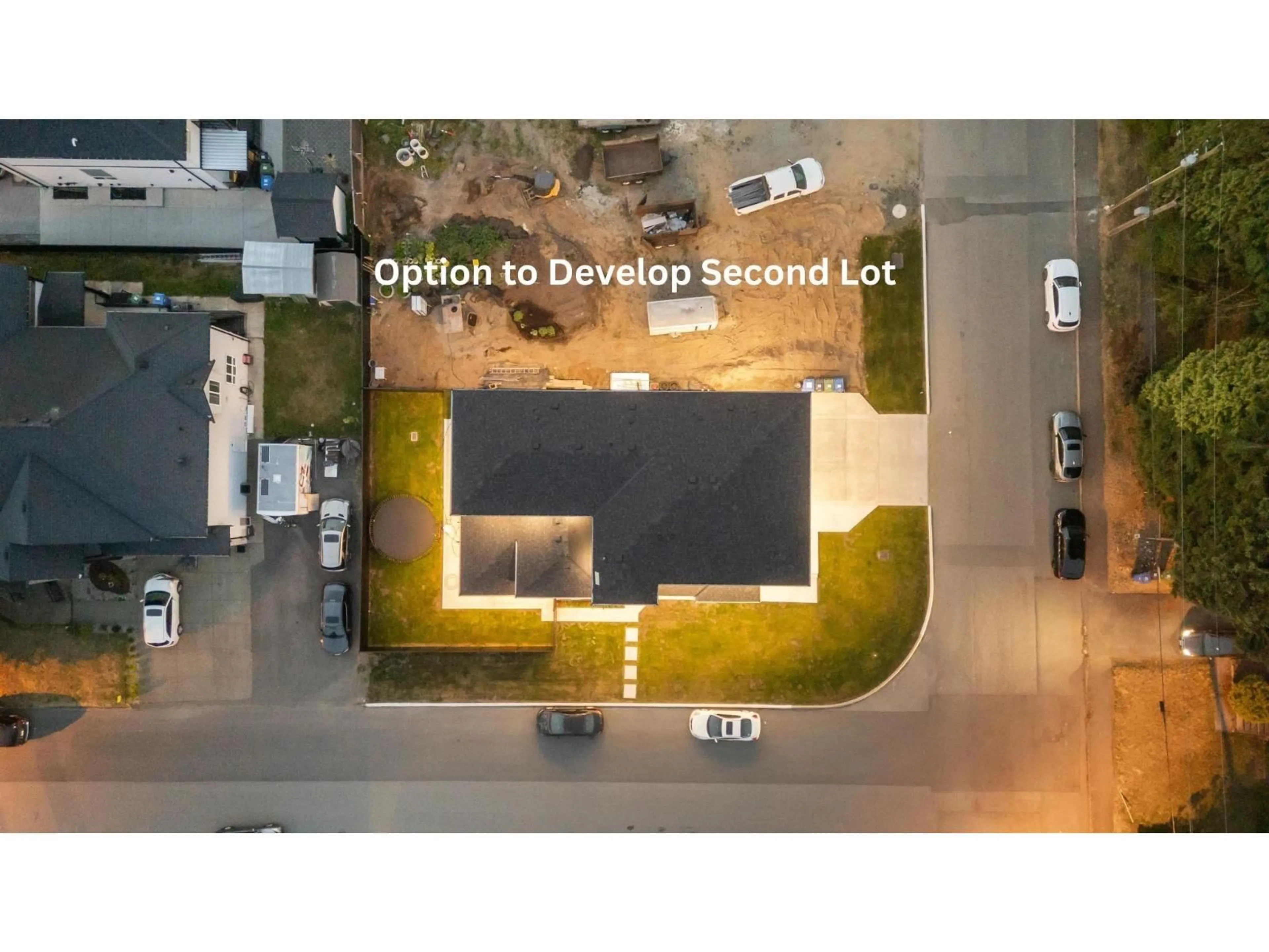 A pic from outside/outdoor area/front of a property/back of a property/a pic from drone, street for 3051 ROYAL STREET, Abbotsford British Columbia V2T2J1