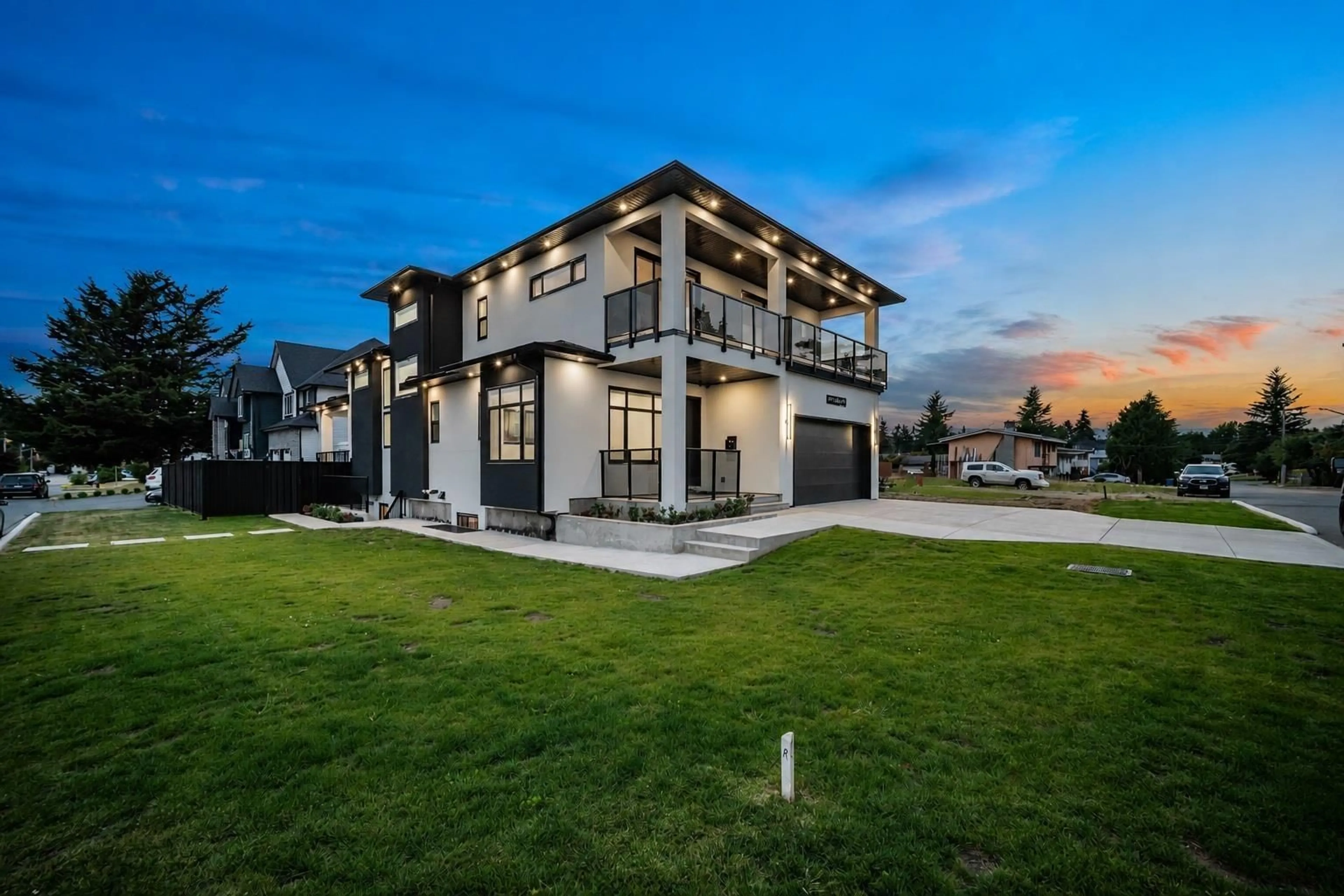 Home with vinyl exterior material, unknown for 3051 ROYAL STREET, Abbotsford British Columbia V2T2J1