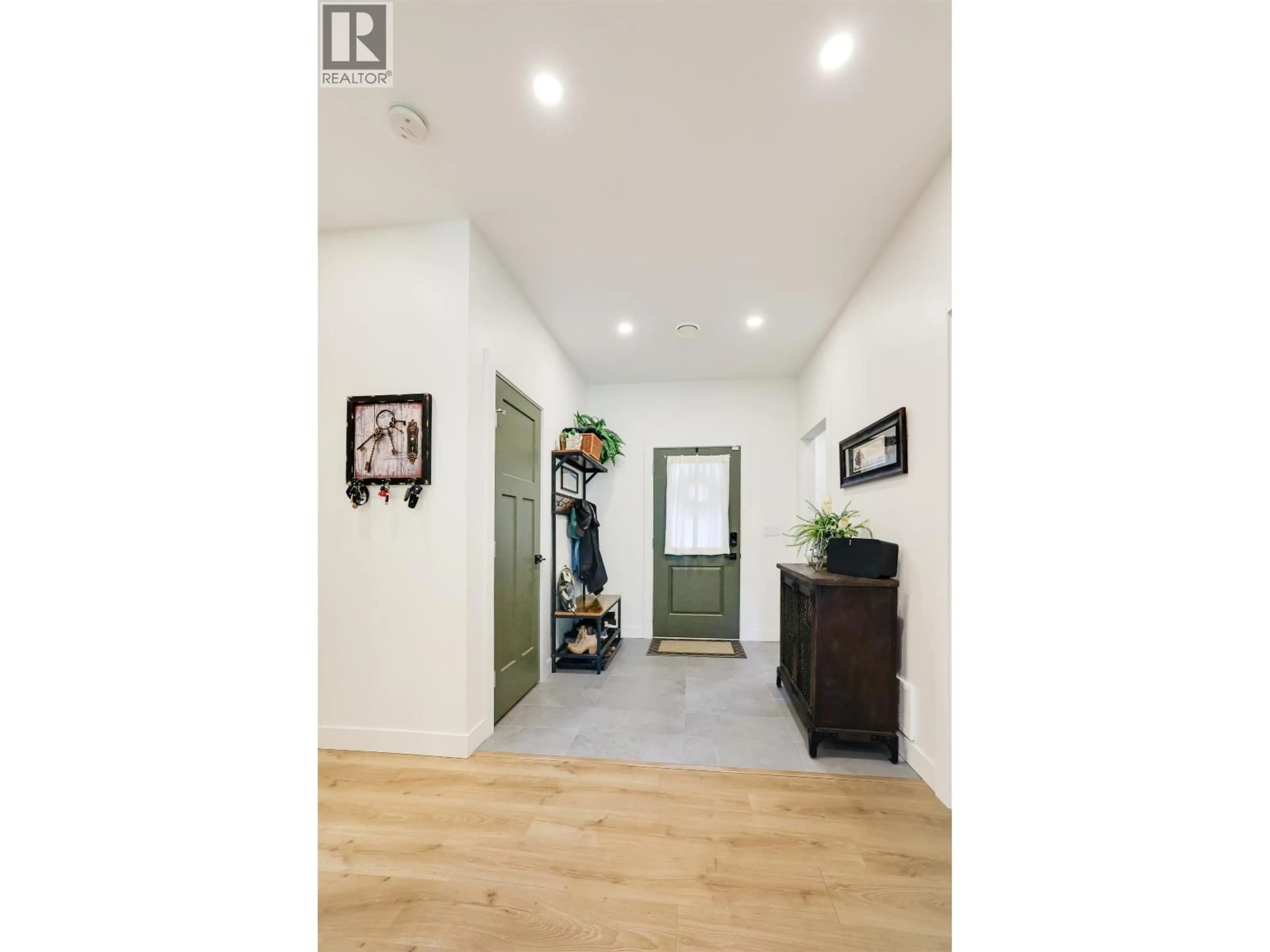 Indoor entryway for 93 BLACKBERRY STREET, Kitimat British Columbia V8C0A6