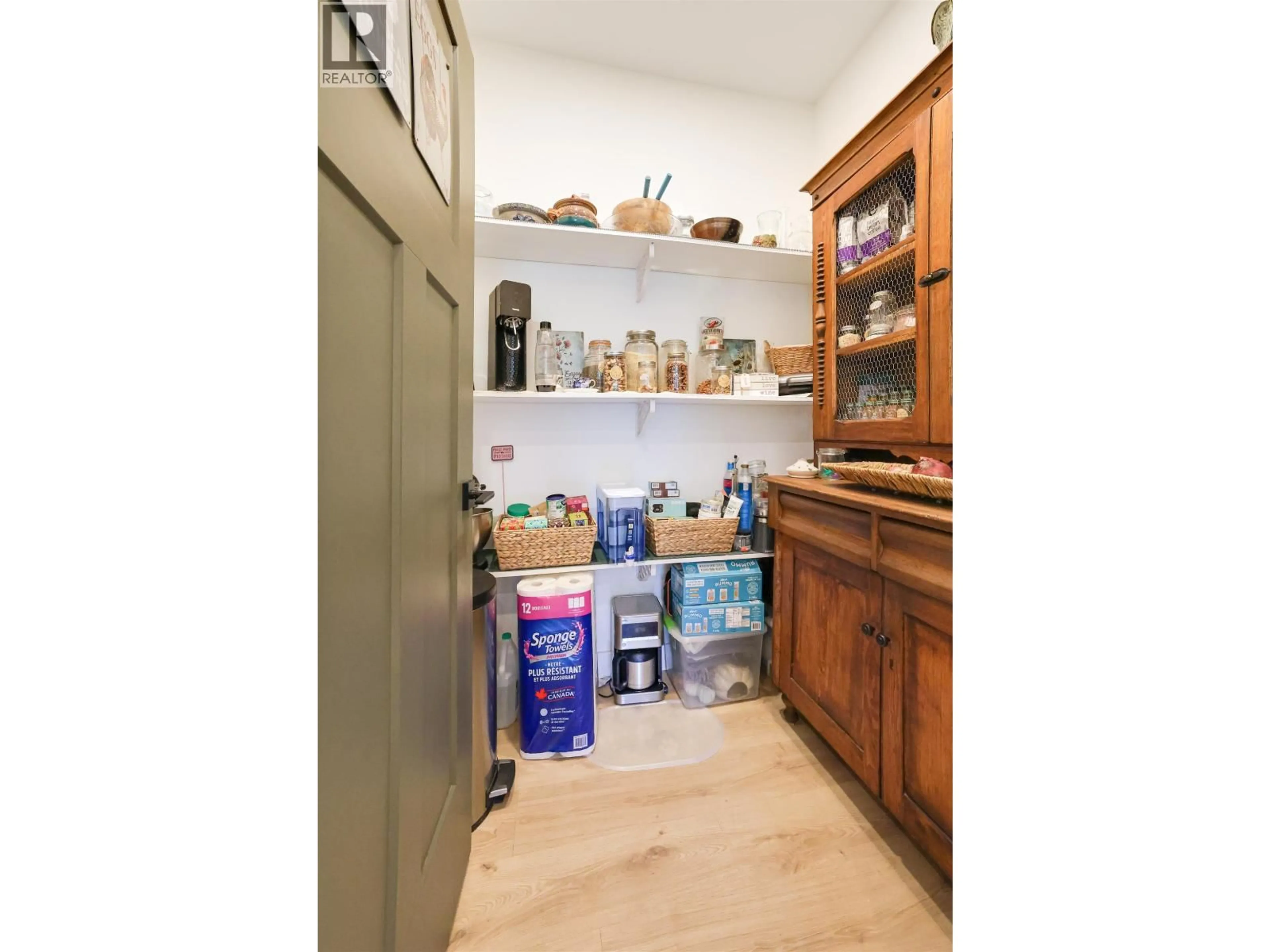Standard kitchen, unknown for 93 BLACKBERRY STREET, Kitimat British Columbia V8C0A6