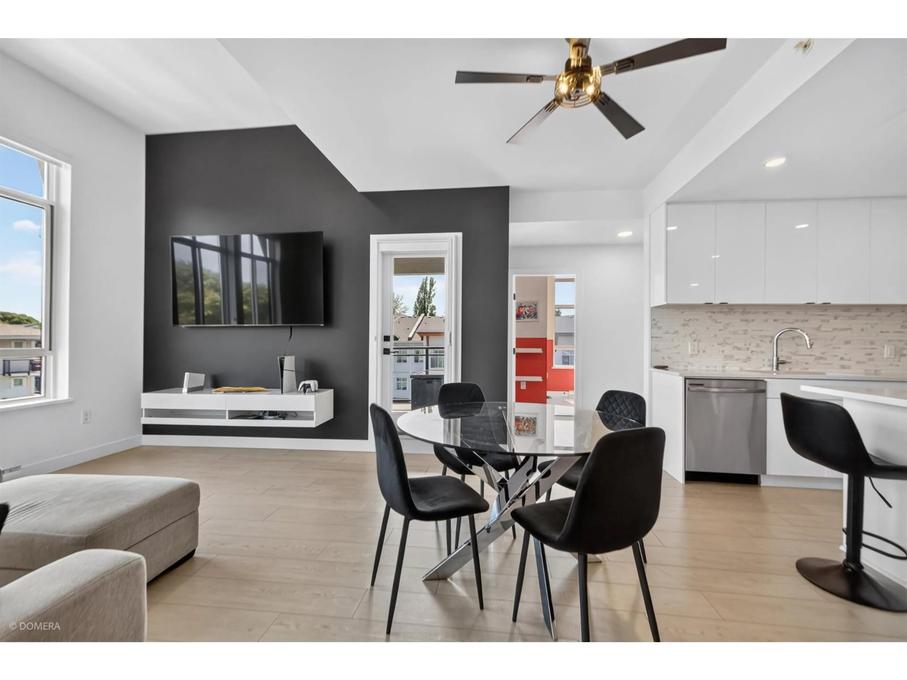 Open concept kitchen, unknown for 402 - 19945 BRYDON CRESCENT, Langley British Columbia V3A0P4