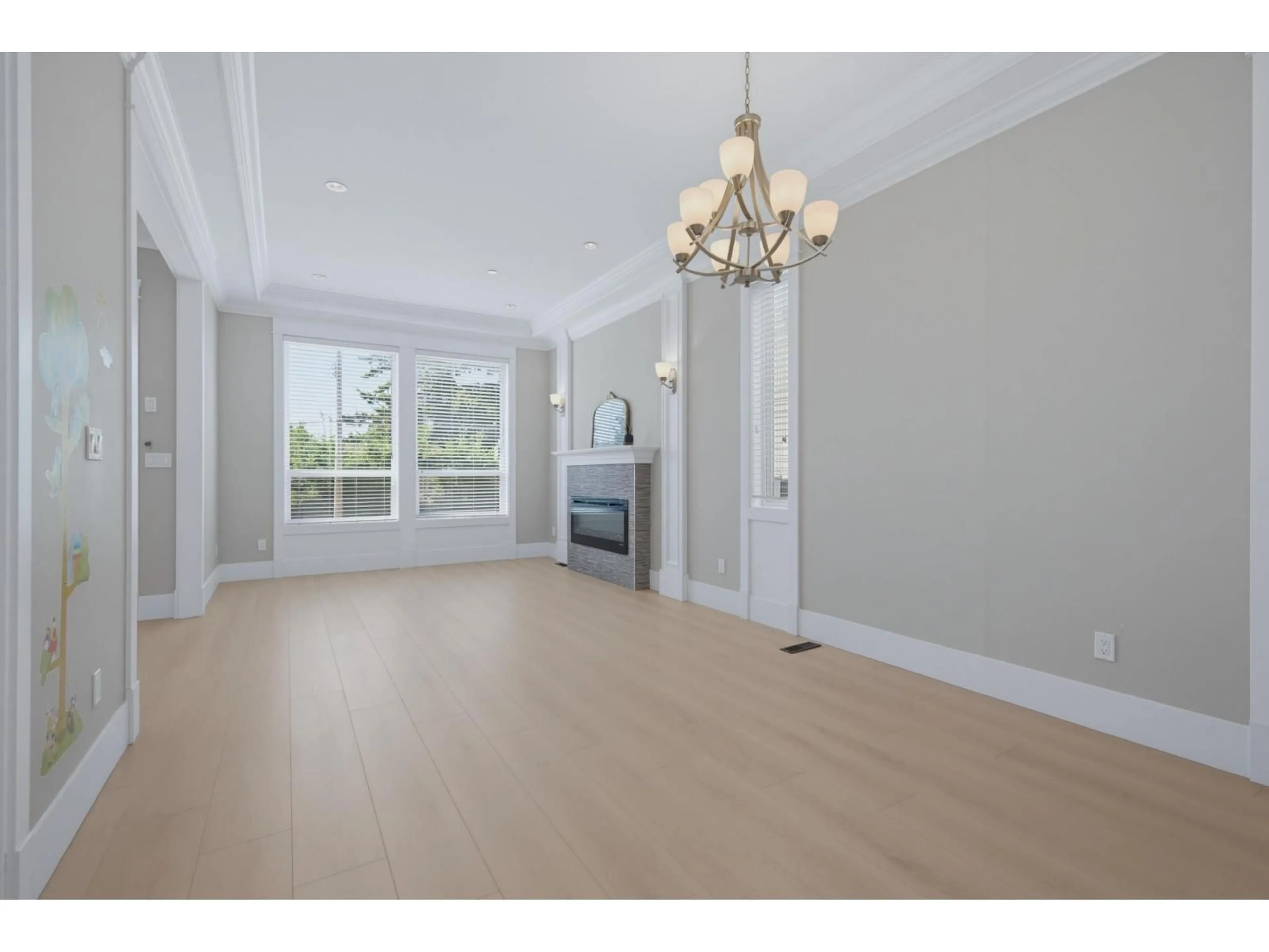 A pic of a room for 3 - 1426 FINLAY STREET, White Rock British Columbia V4B4L5