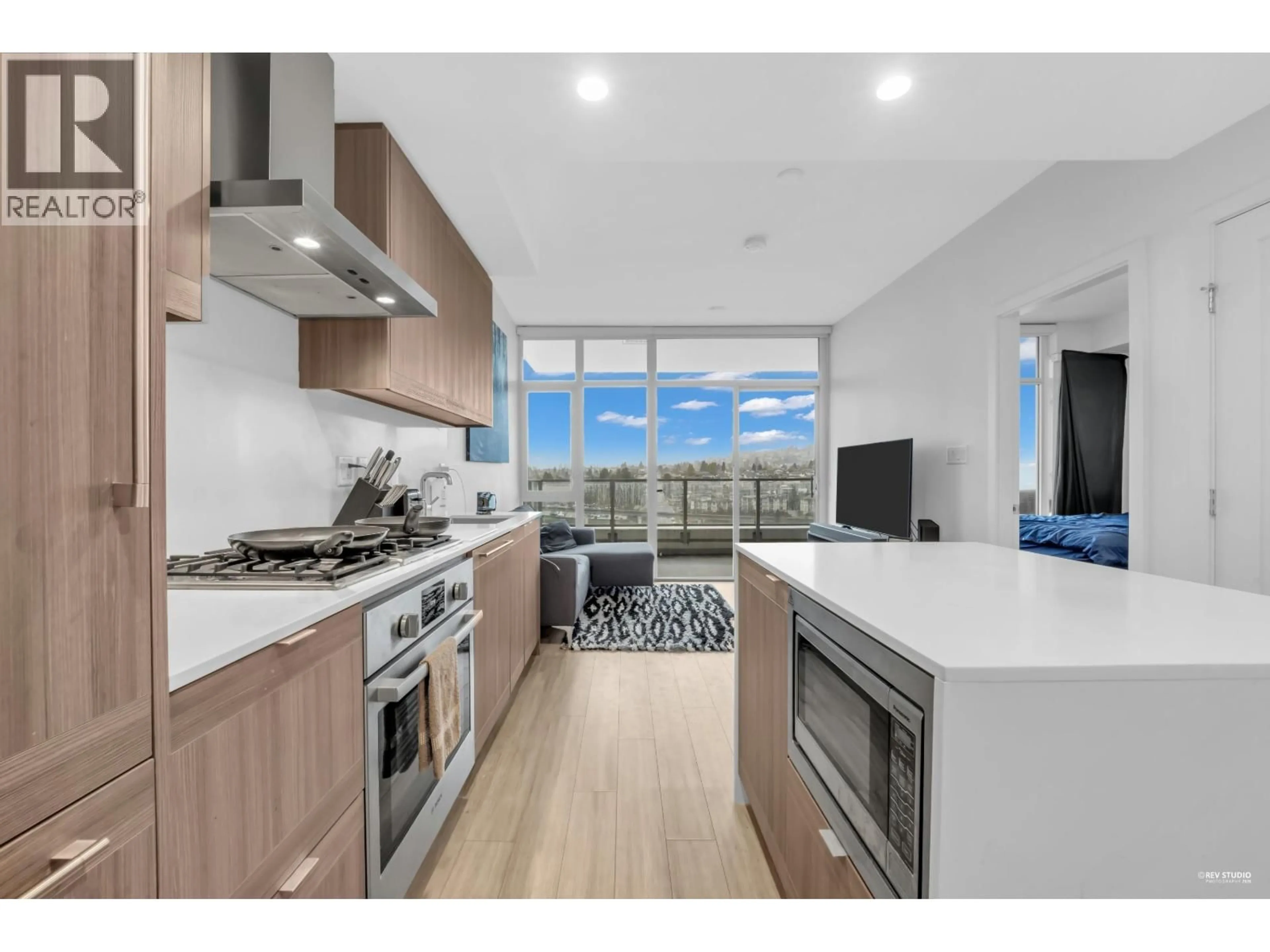 Open concept kitchen, unknown for 1805 - 2351 BETA AVENUE, Burnaby British Columbia V5C0M2