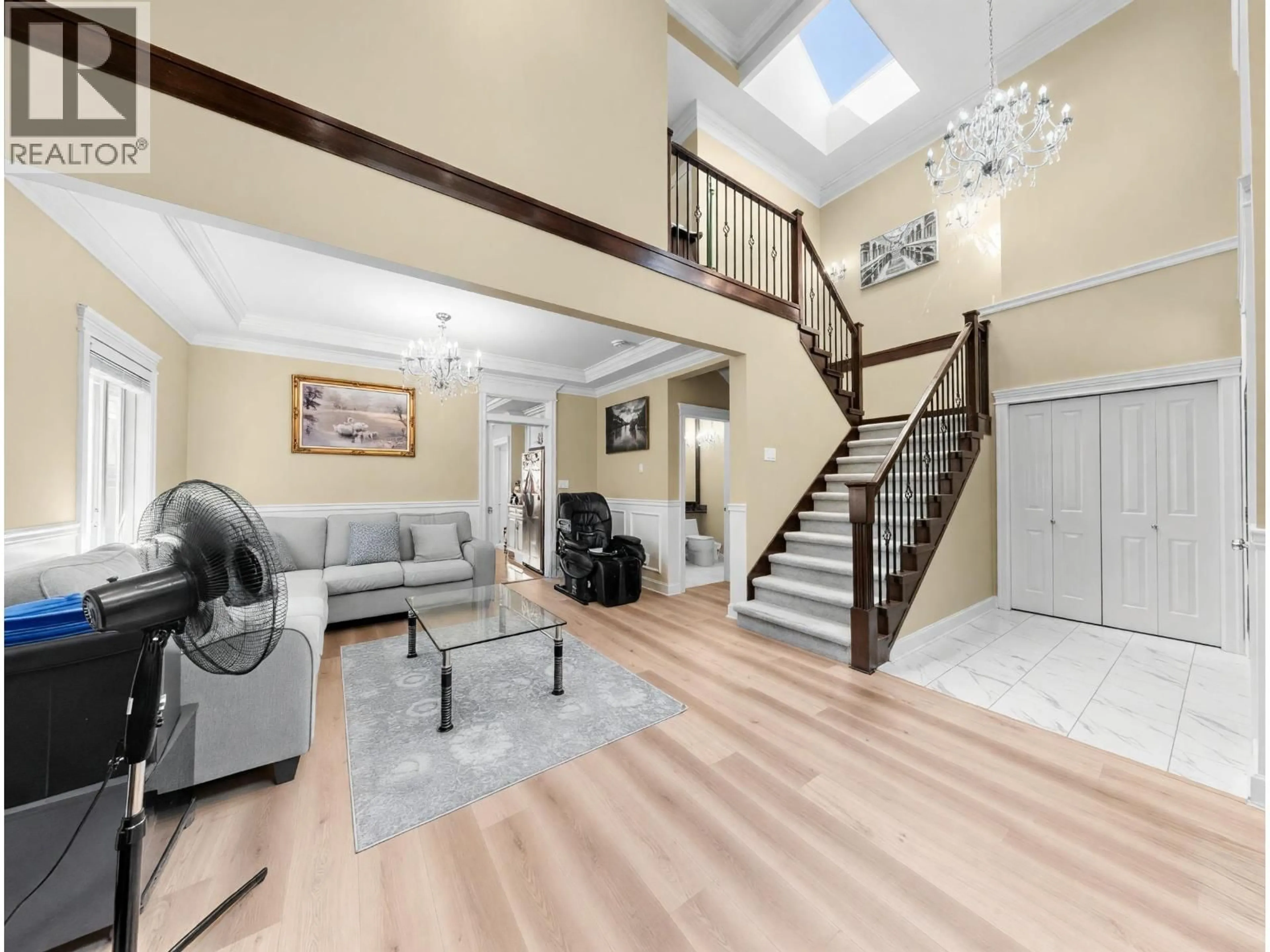 Indoor foyer for 10300 WILLIAMS ROAD, Richmond British Columbia V7A1H4