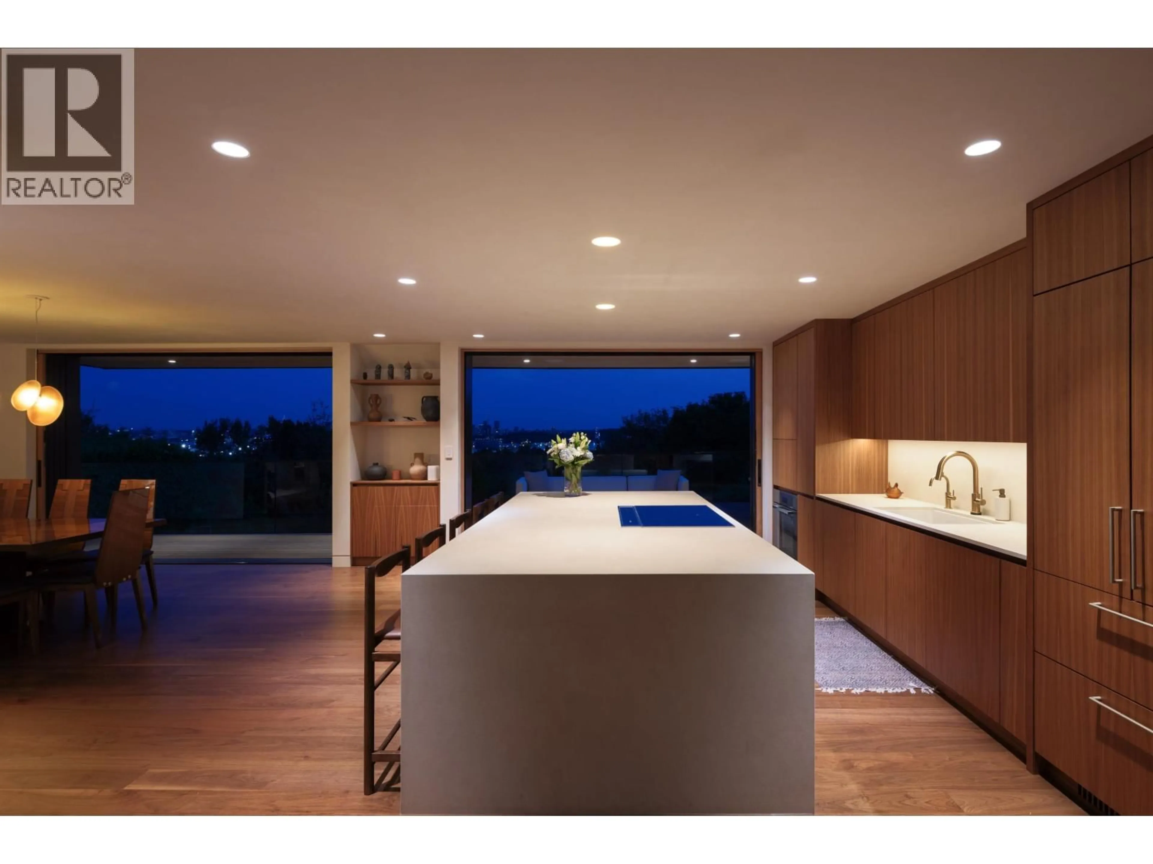 Open concept kitchen, unknown for 1295 KEITH ROAD, North Vancouver British Columbia V7P1Y9