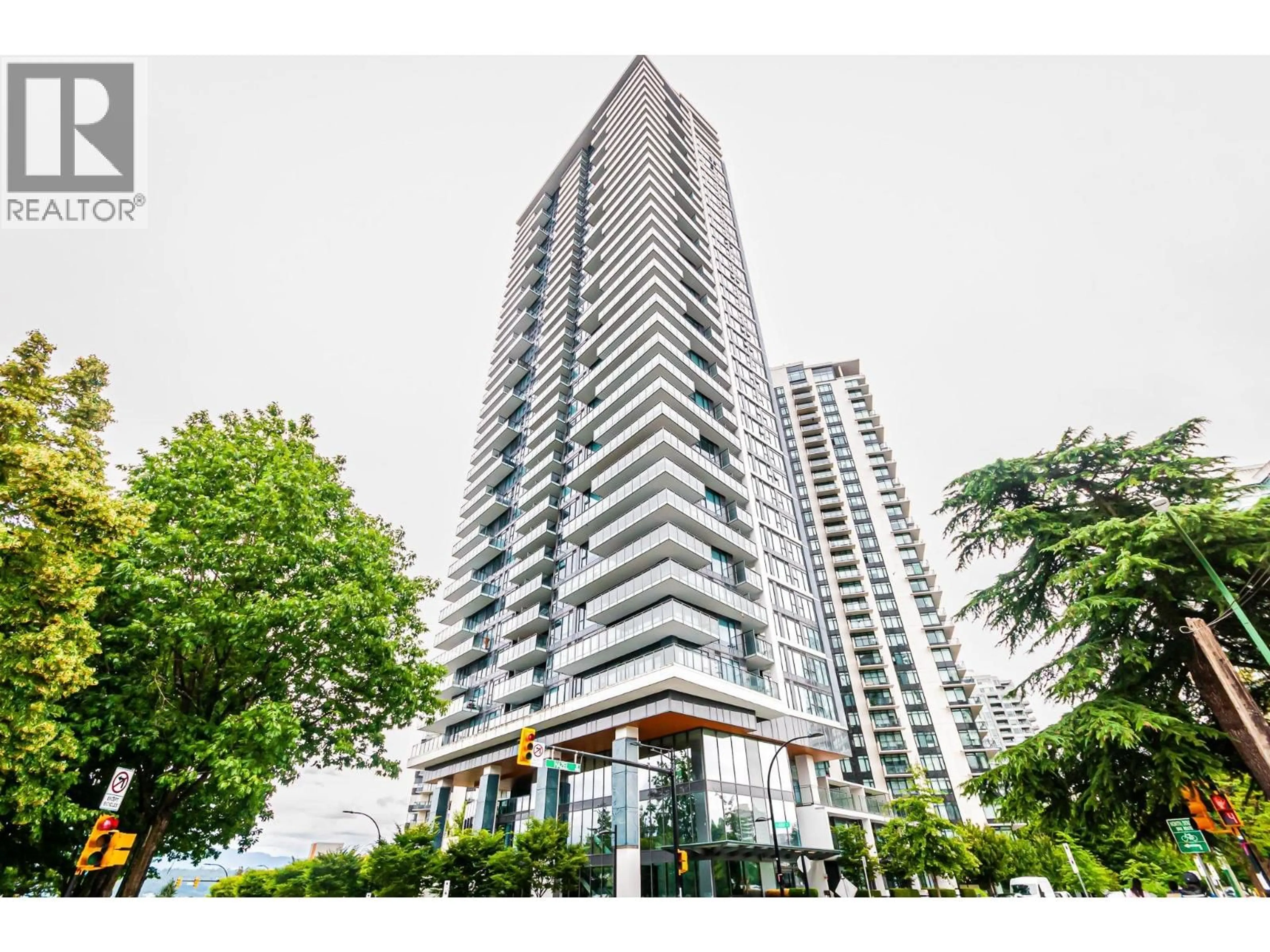 Indoor foyer for 2410 - 4711 HAZEL STREET, Burnaby British Columbia V5H0J9