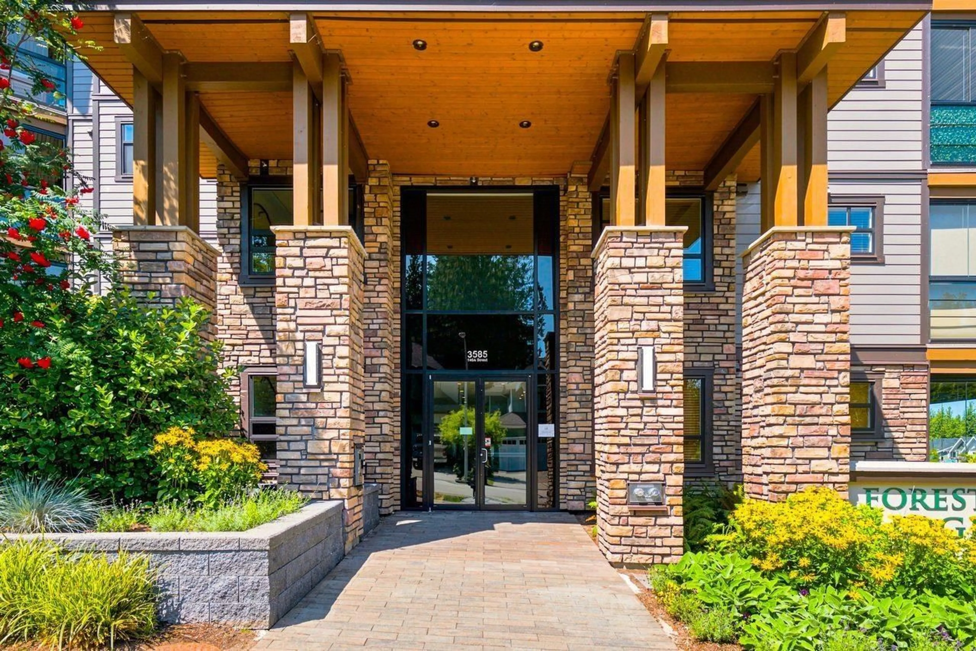 Indoor foyer for 303 - 3585 146A STREET, Surrey British Columbia V4P0G9