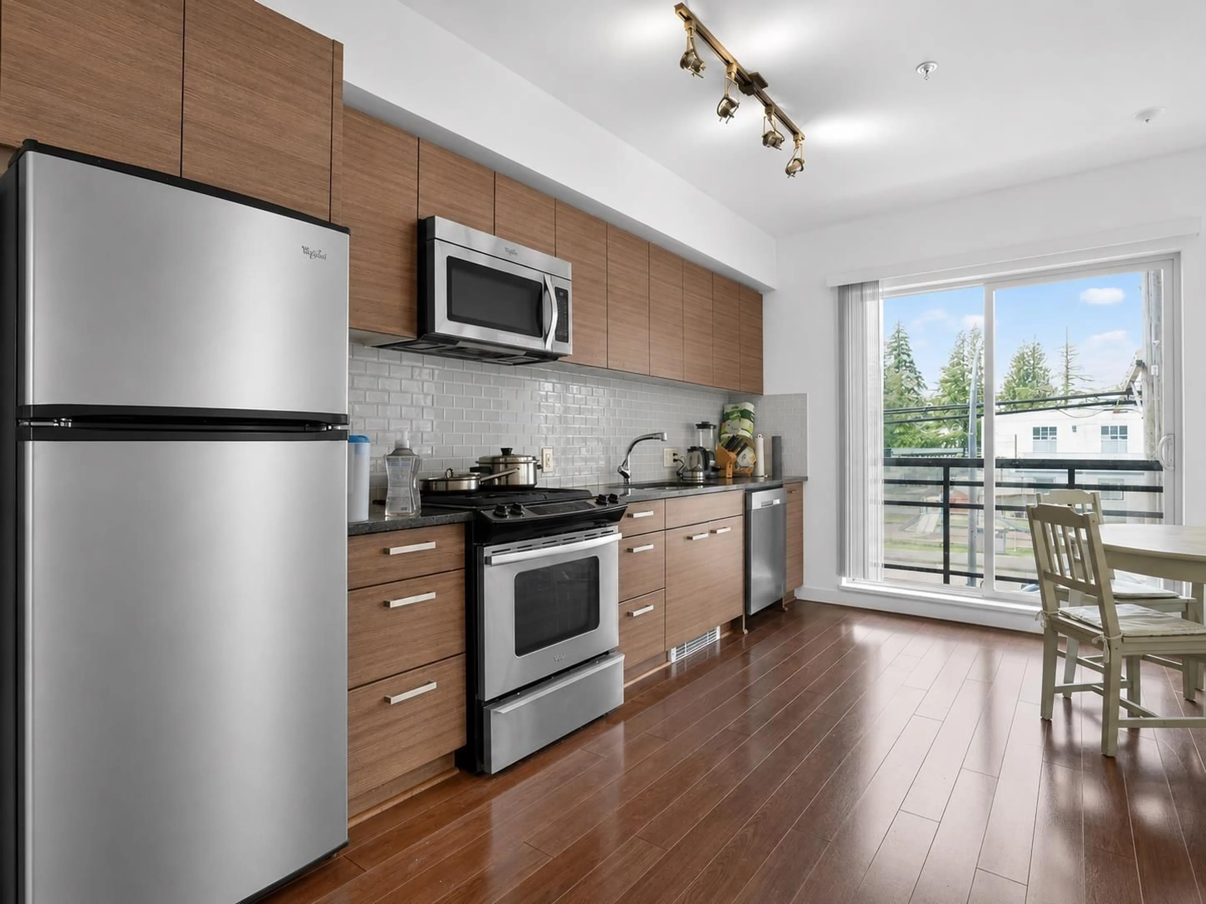 Standard kitchen, wood/laminate floor for 200 - 13228 OLD YALE ROAD, Surrey British Columbia V3T0K3