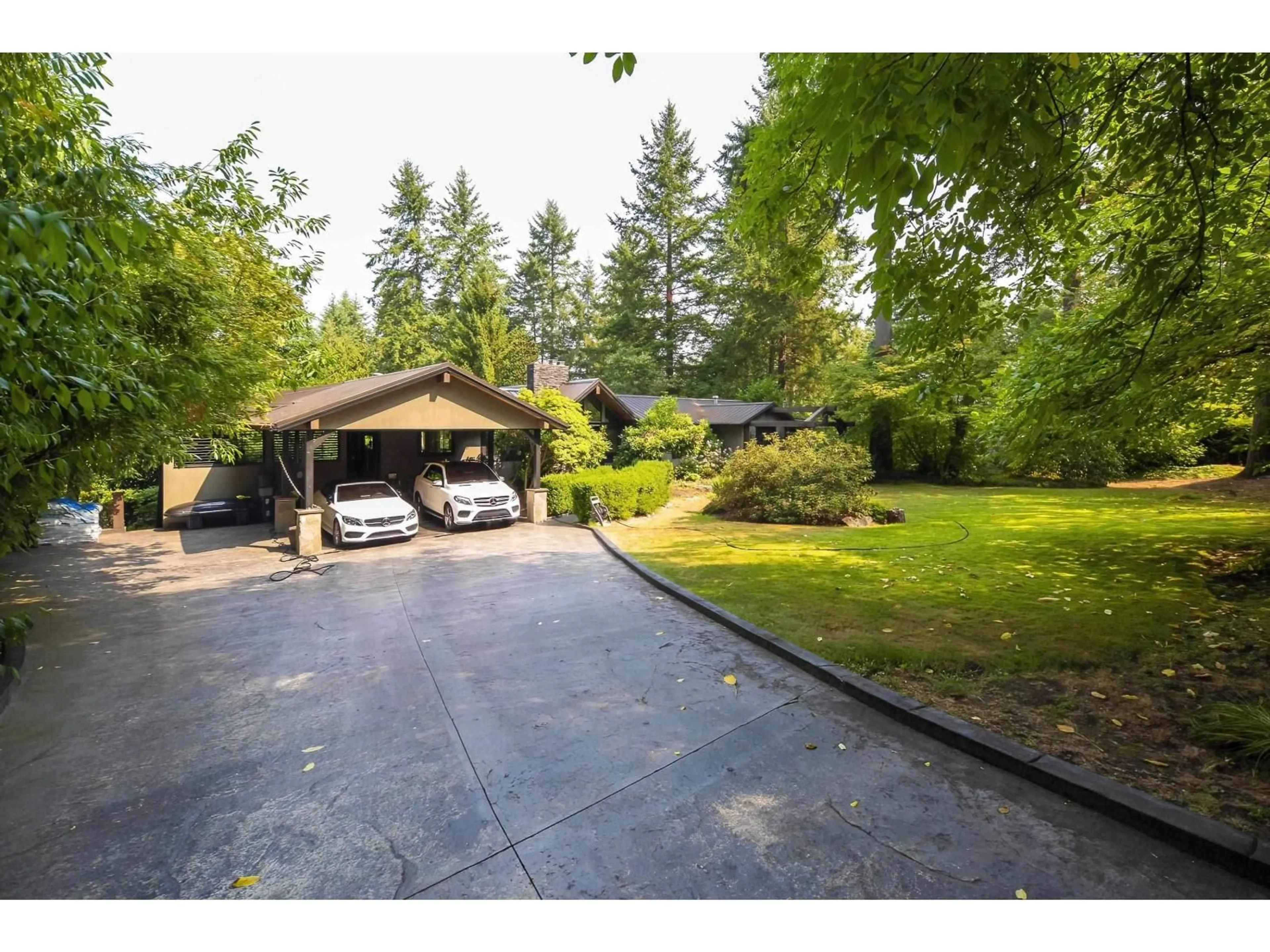 Indoor garage for 14275 28 AVENUE, Surrey British Columbia V4P2H2