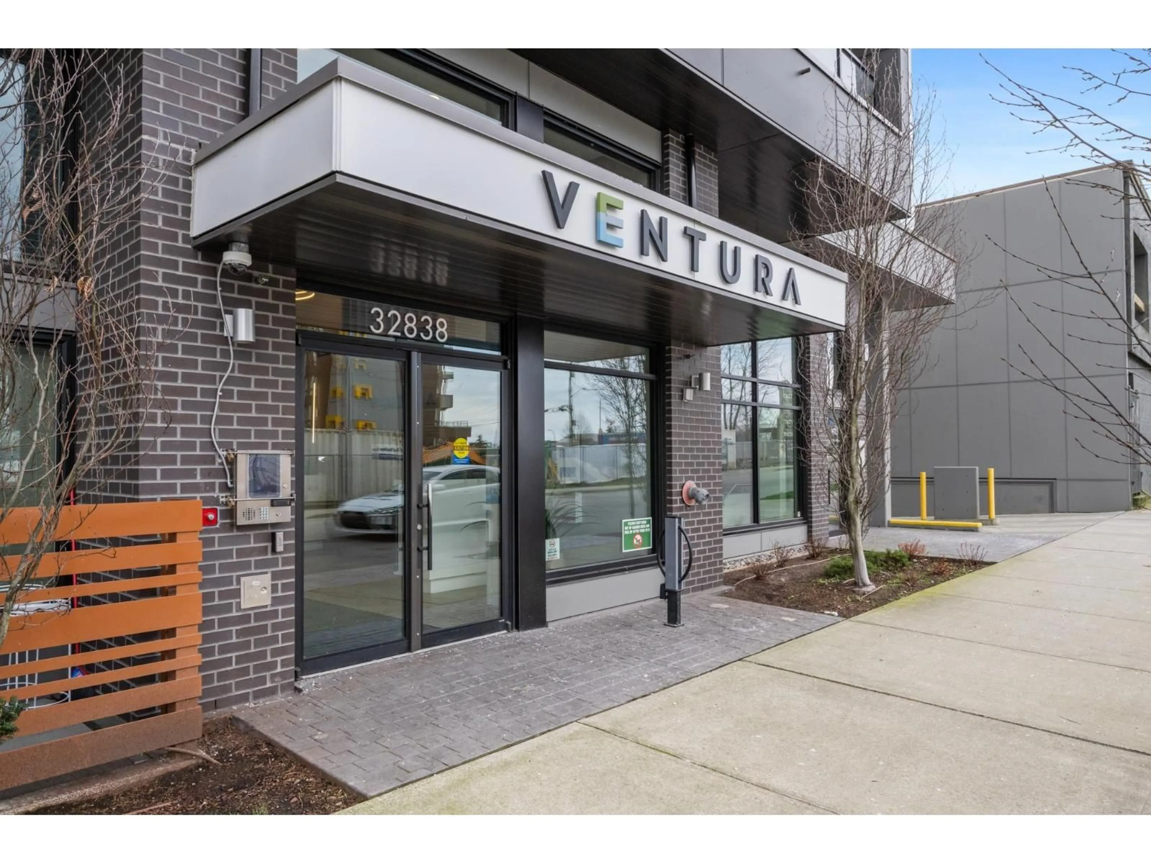 Indoor foyer for 212 - 32838 VENTURA AVENUE AVENUE, Abbotsford British Columbia V2S0M5