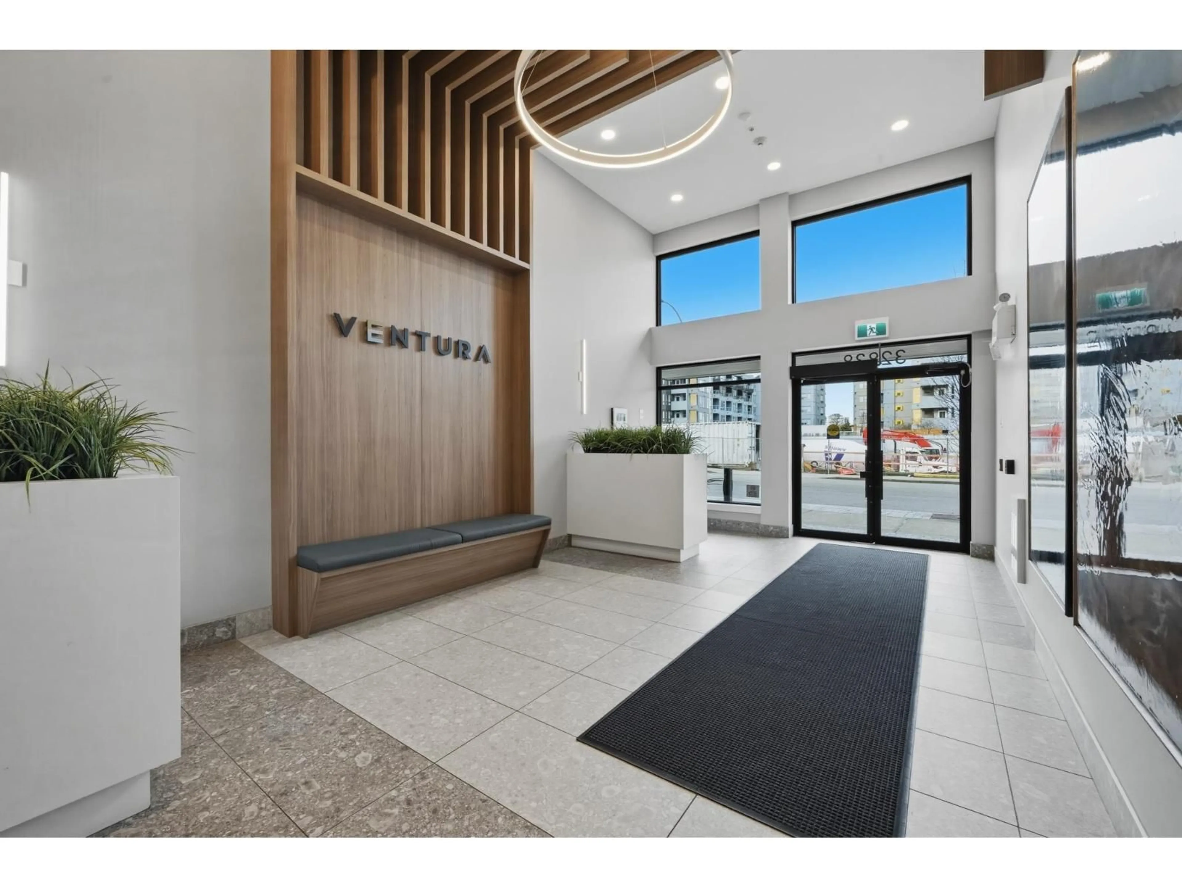 Indoor foyer for 212 - 32838 VENTURA AVENUE AVENUE, Abbotsford British Columbia V2S0M5