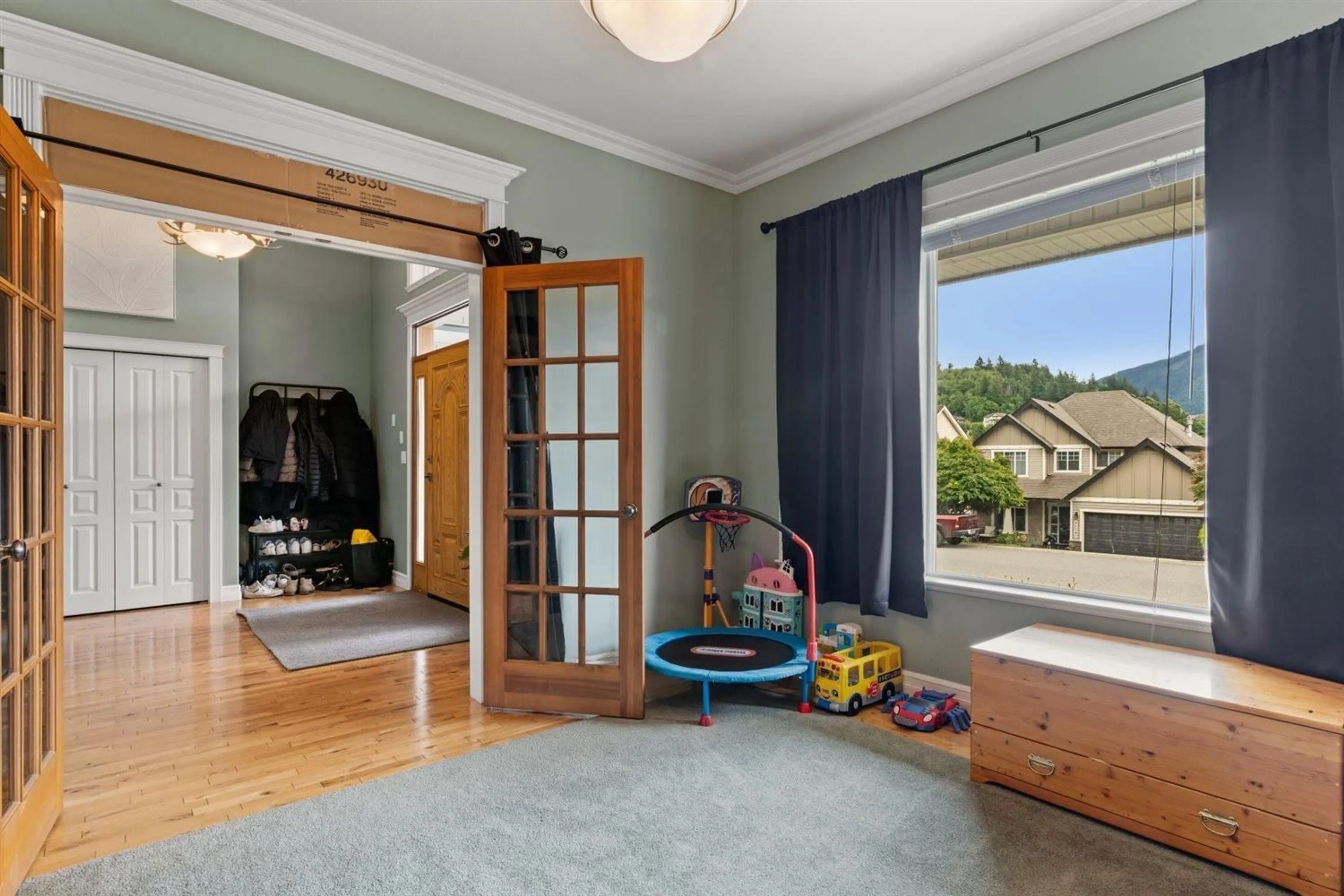 Indoor entryway for 46035 SHERWOOD DRIVE, Chilliwack British Columbia V2R5R2