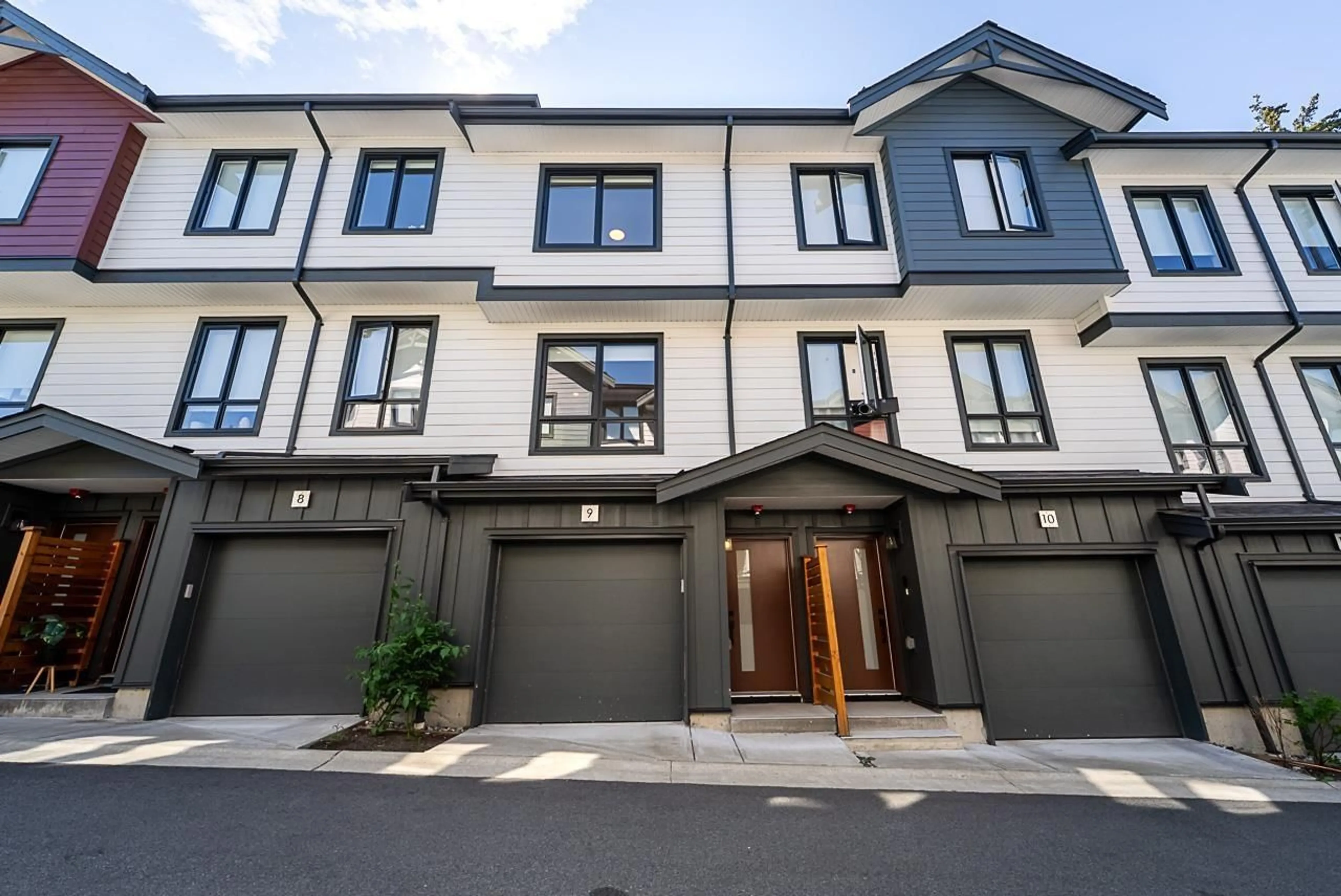Unknown for 9 - 10527 155 STREET, Surrey British Columbia V3R0S1