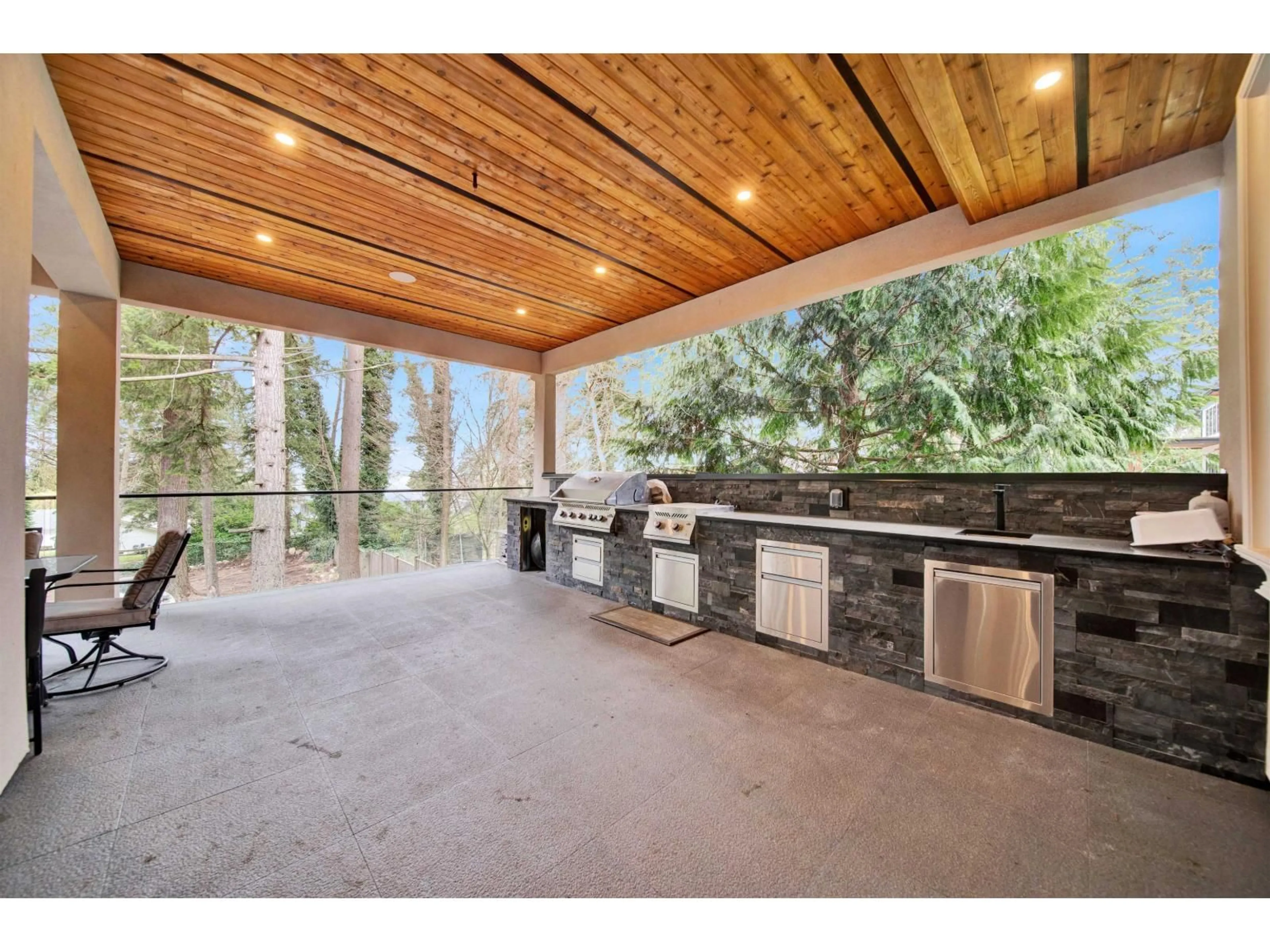 Patio, water/lake/river/ocean view for 16285 28 AVENUE, Surrey British Columbia V3Z0E4