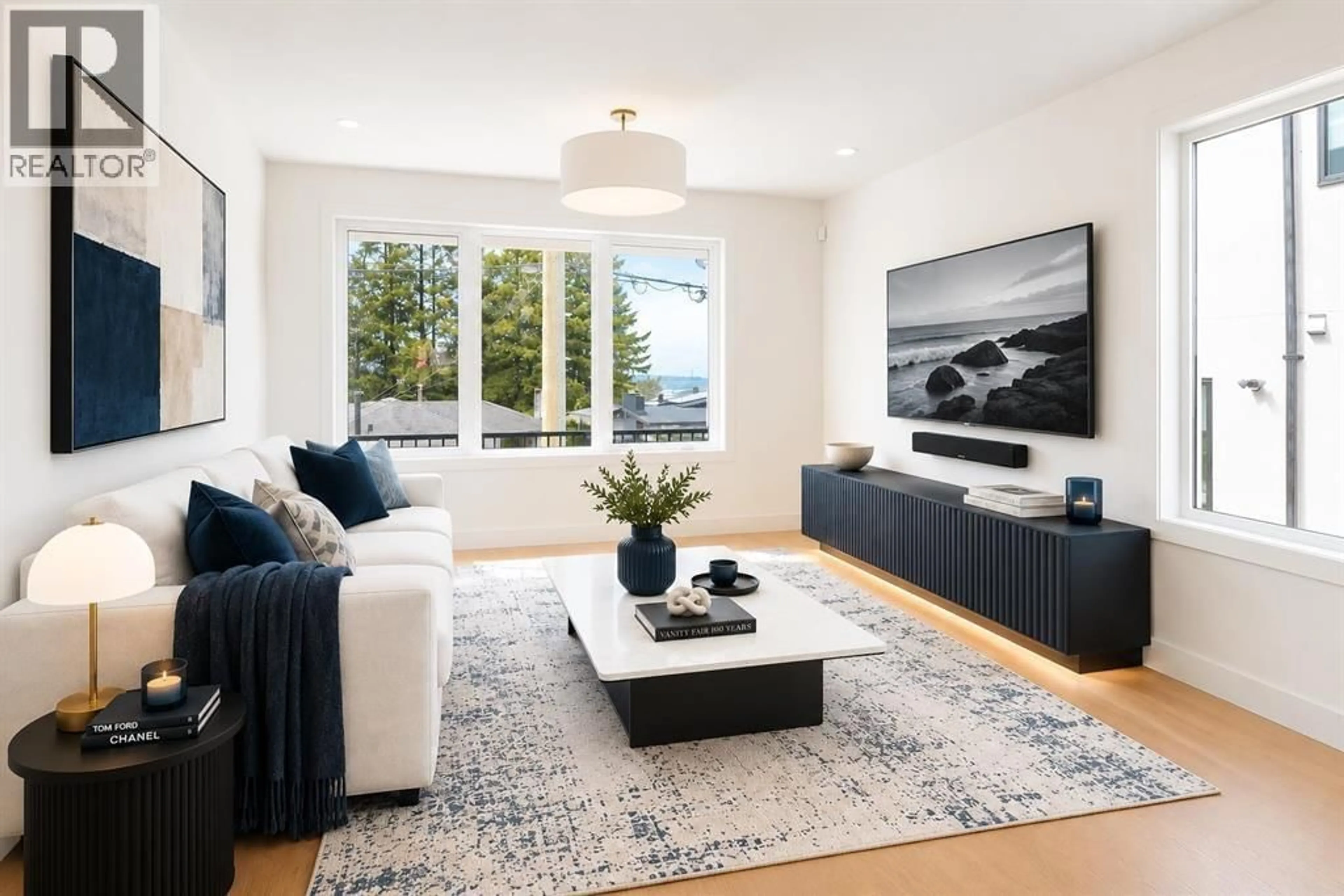 Living room with furniture, unknown for 102 - 903 EDGAR AVENUE, Coquitlam British Columbia V3K2K1