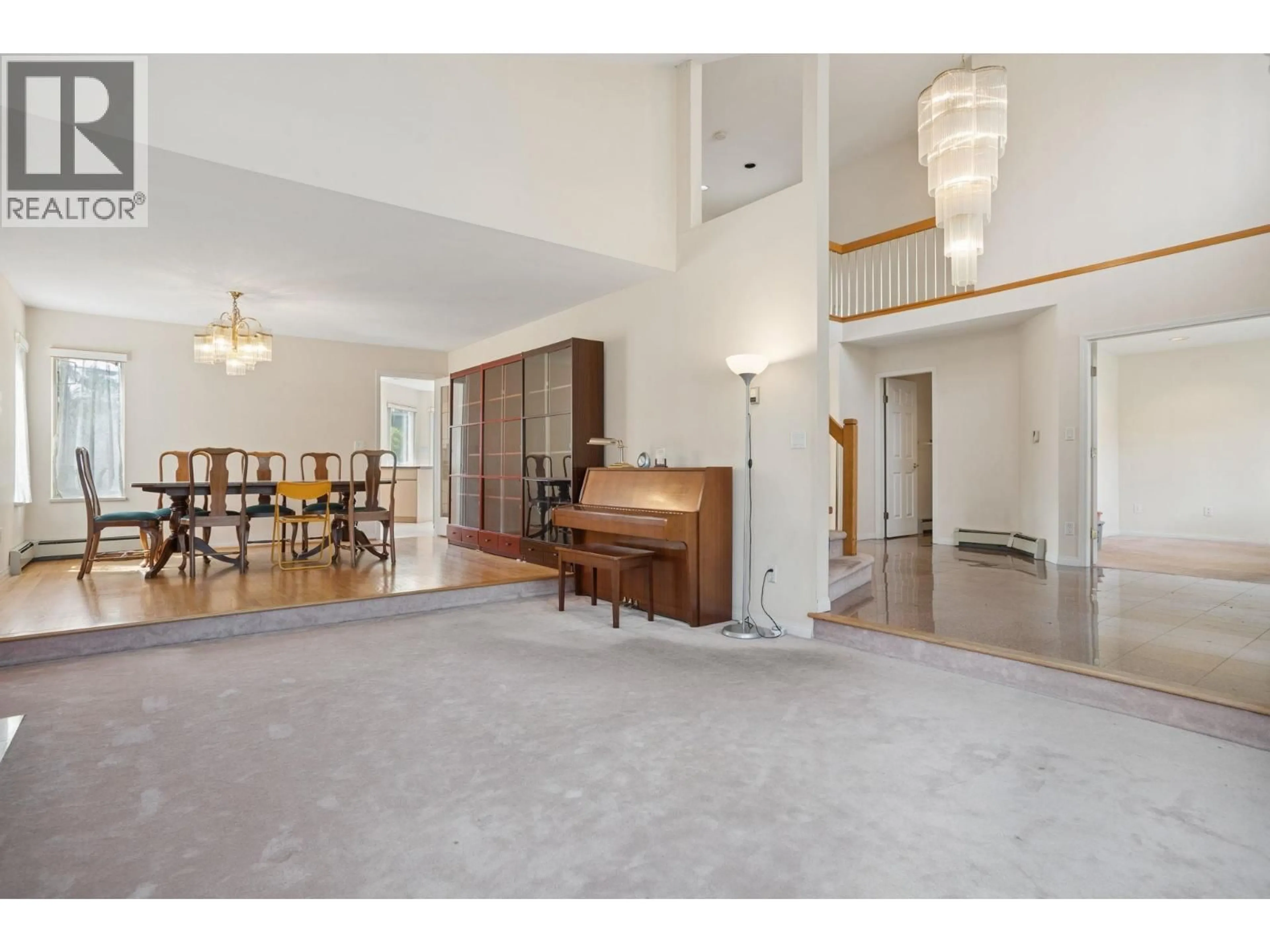 Indoor foyer for 2986 37TH AVENUE, Vancouver British Columbia V6N2T9