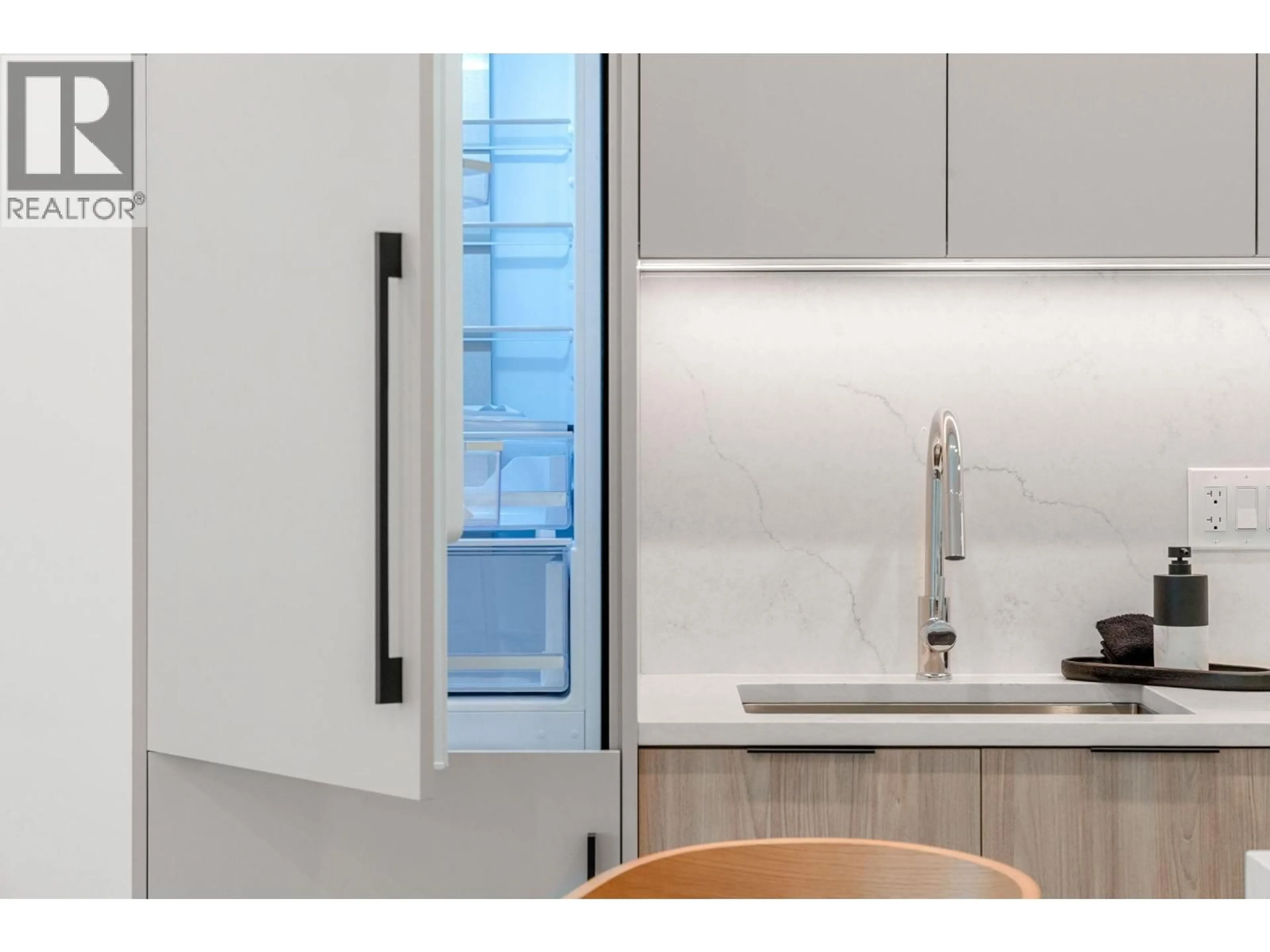 Contemporary kitchen, unknown for 111 - 7161 17TH AVENUE, Burnaby British Columbia V3N0K1