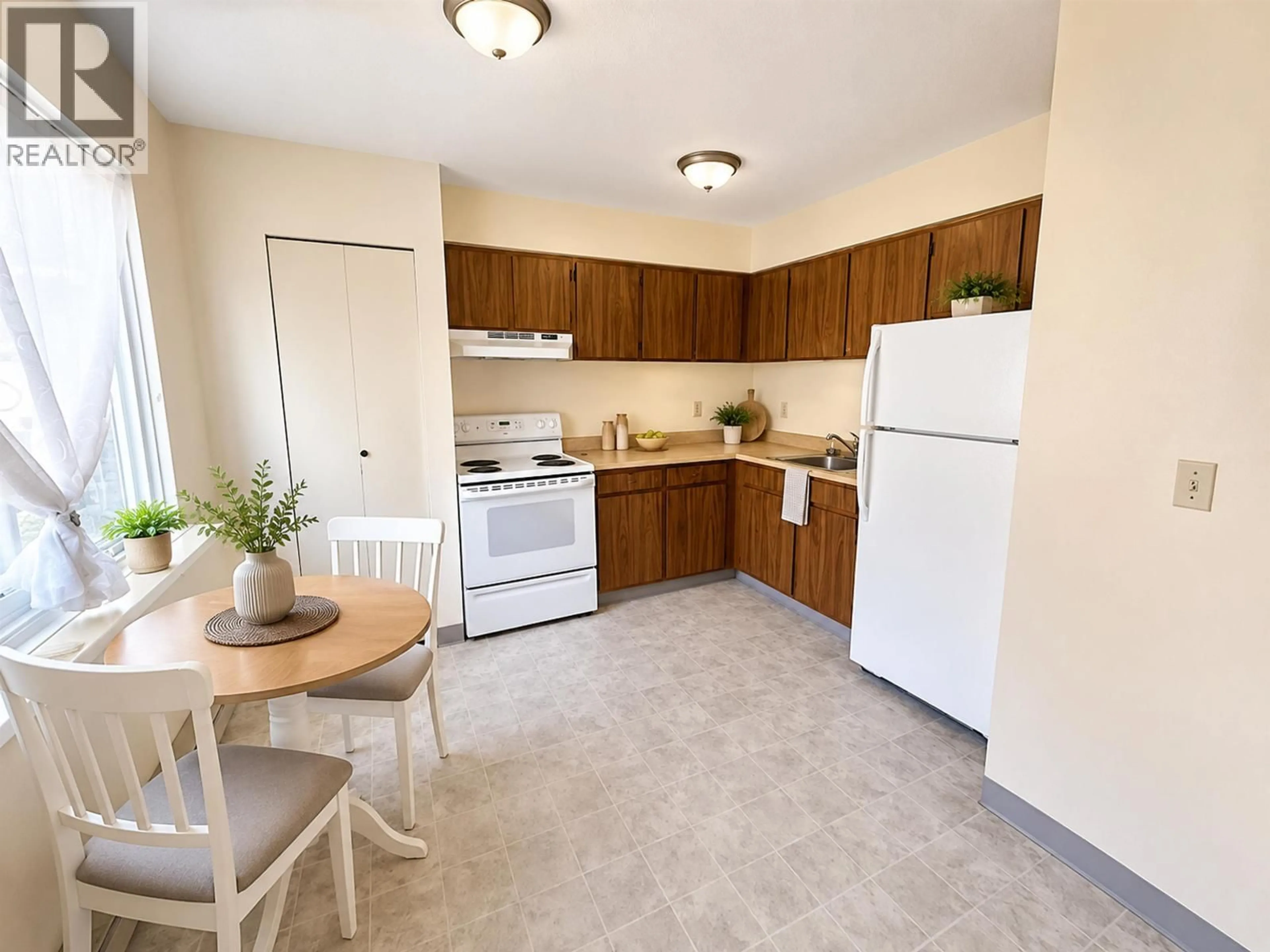 Standard kitchen, unknown for 5 - 313 HIGHLAND WAY, Port Moody British Columbia V3H3V6