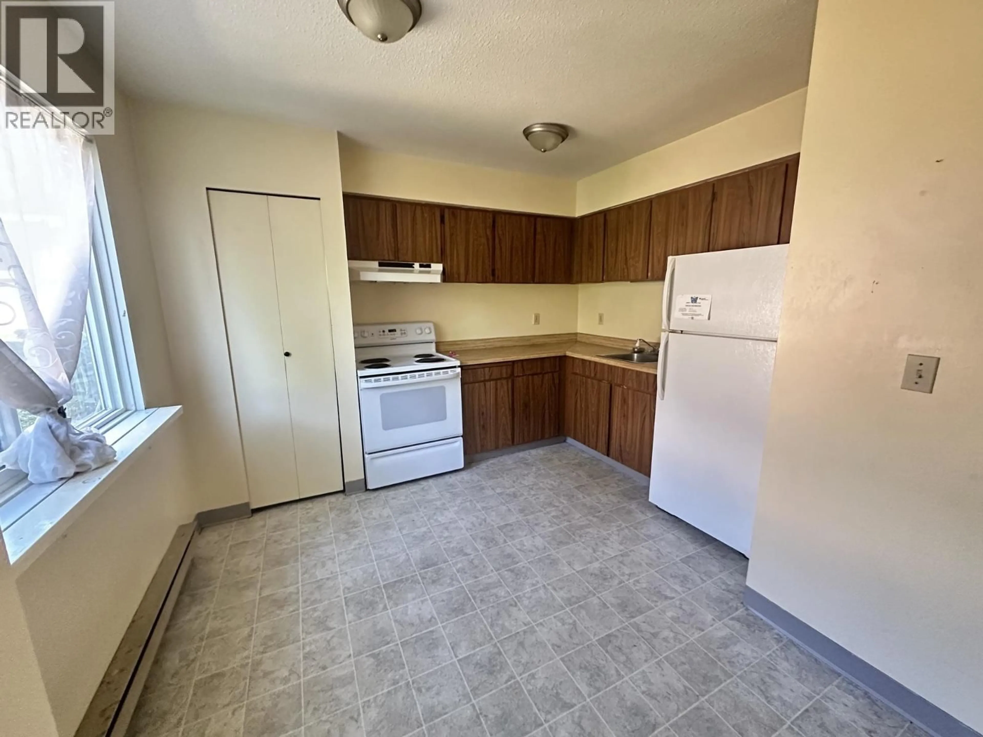 Standard kitchen, unknown for 5 - 313 HIGHLAND WAY, Port Moody British Columbia V3H3V6