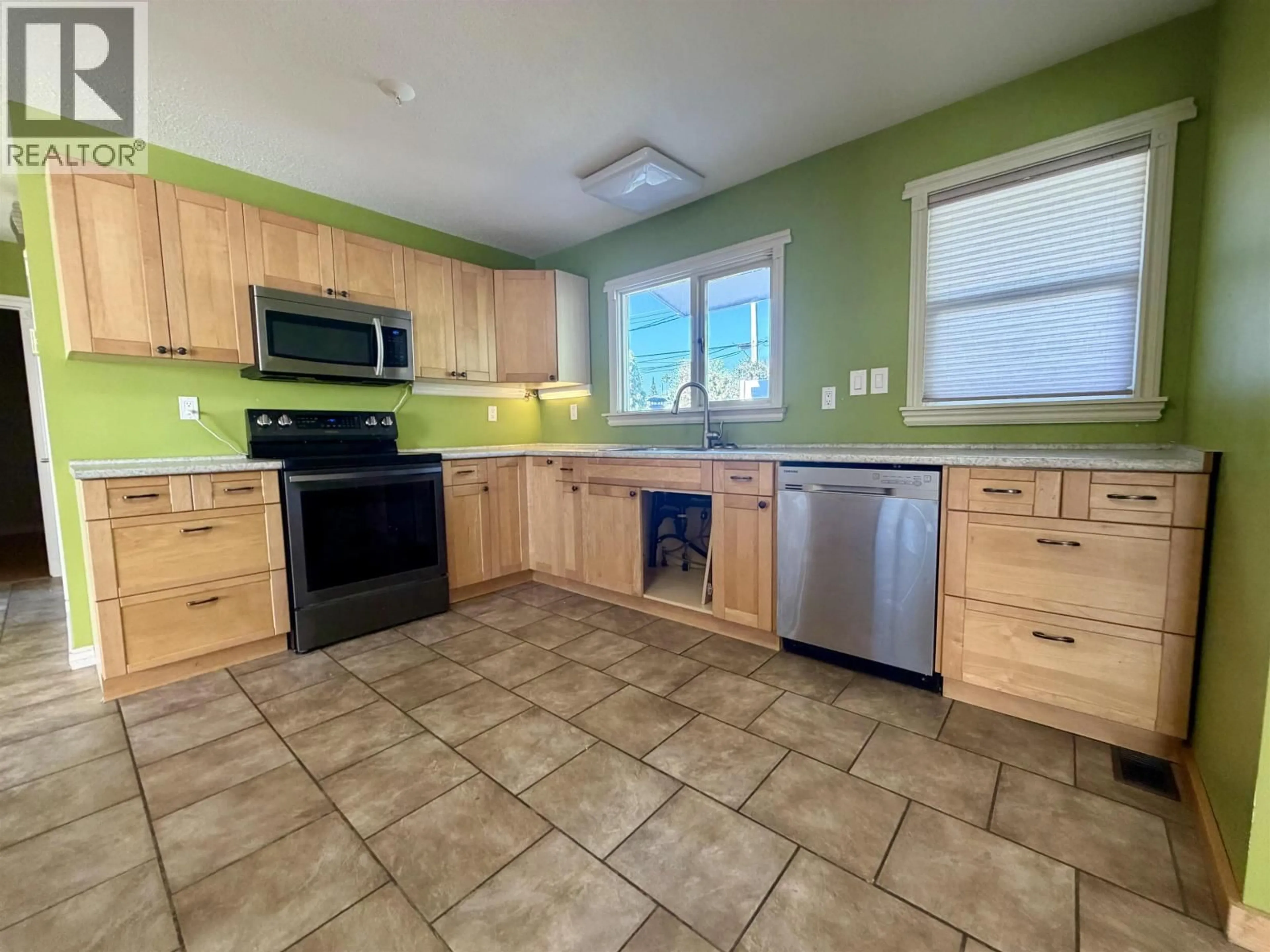 Standard kitchen, ceramic/tile floor for 151 N KELLY STREET, Prince George British Columbia V2M3E3