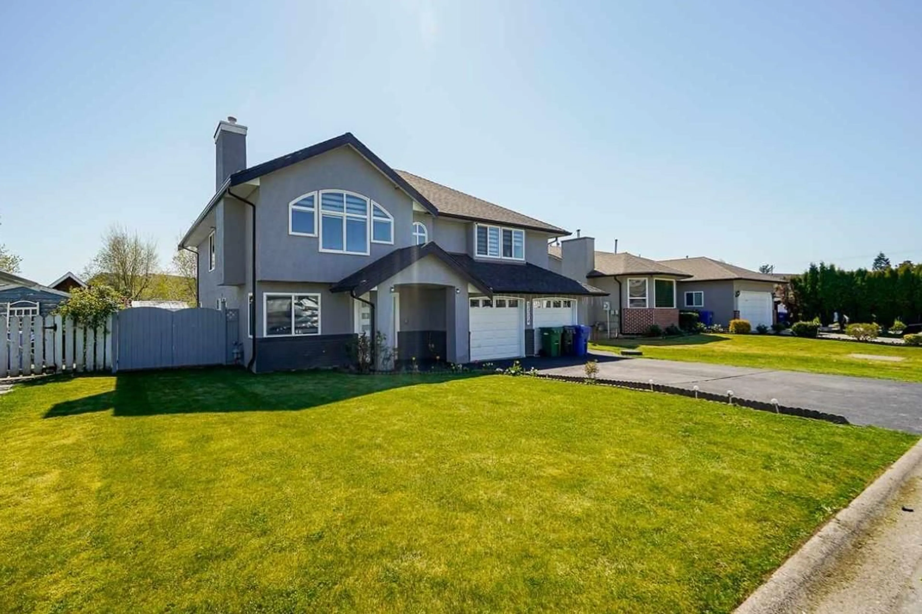 Home with vinyl exterior material, street for 31274 WAGNER DRIVE, Abbotsford British Columbia V2T5G1