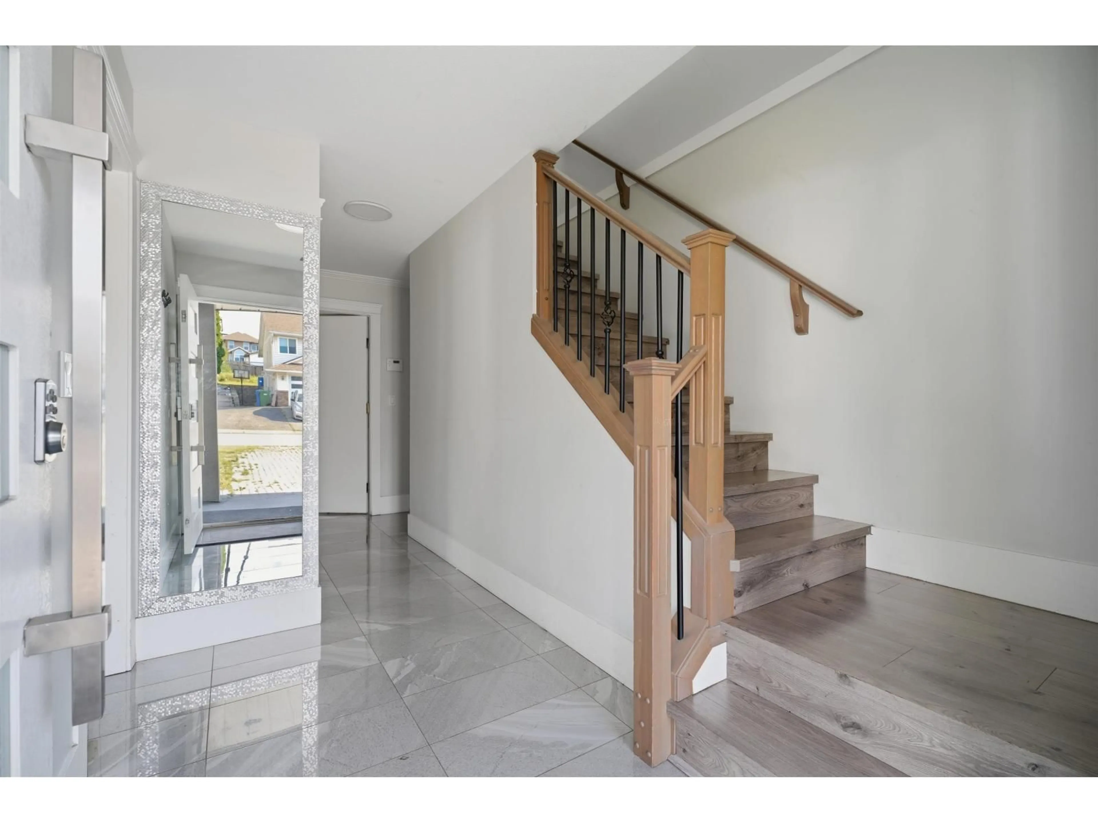 Stairs for 31274 WAGNER DRIVE, Abbotsford British Columbia V2T5G1
