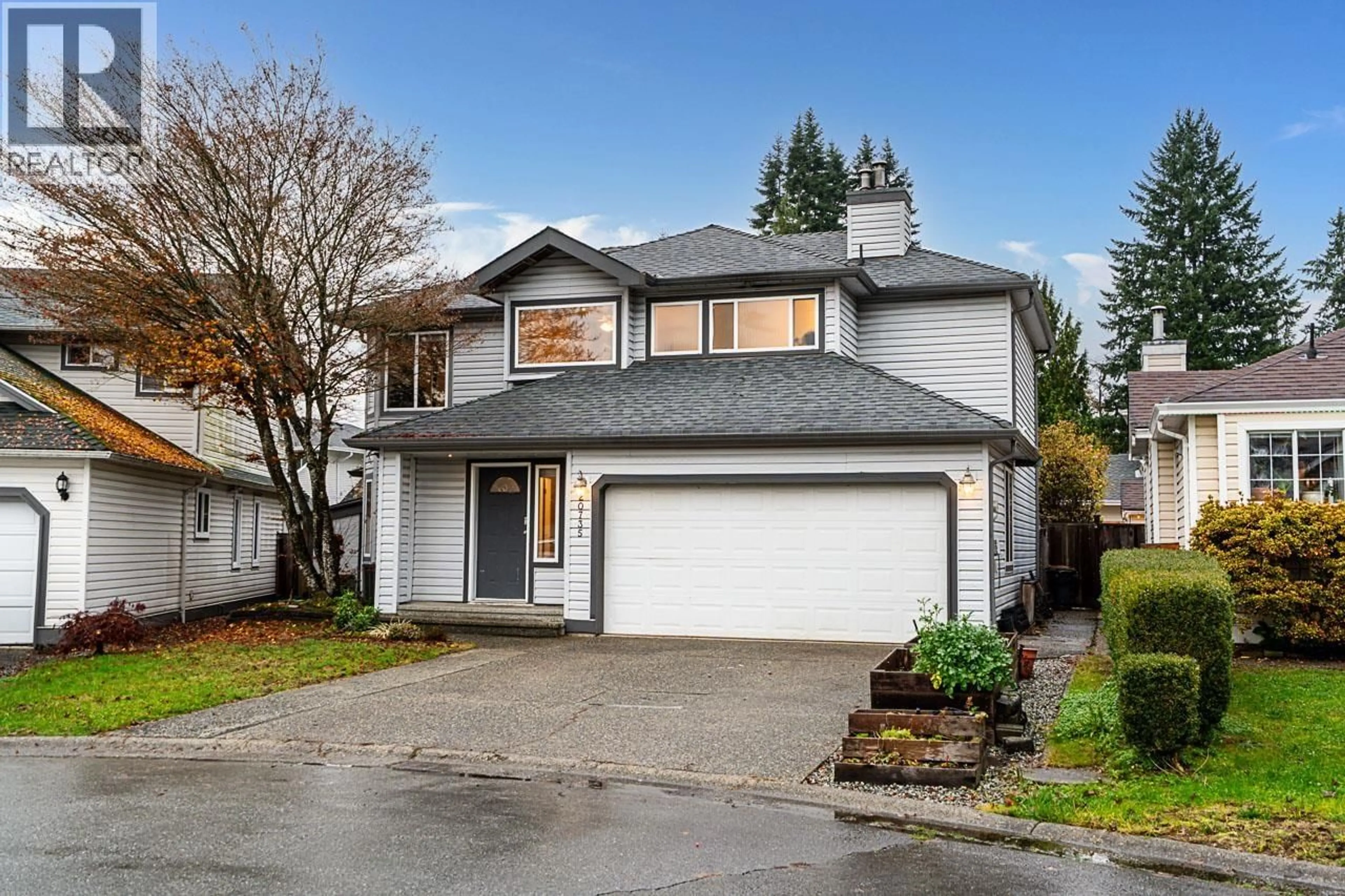 Home with vinyl exterior material, street for 20735 115 AVENUE, Maple Ridge British Columbia V2X0C8