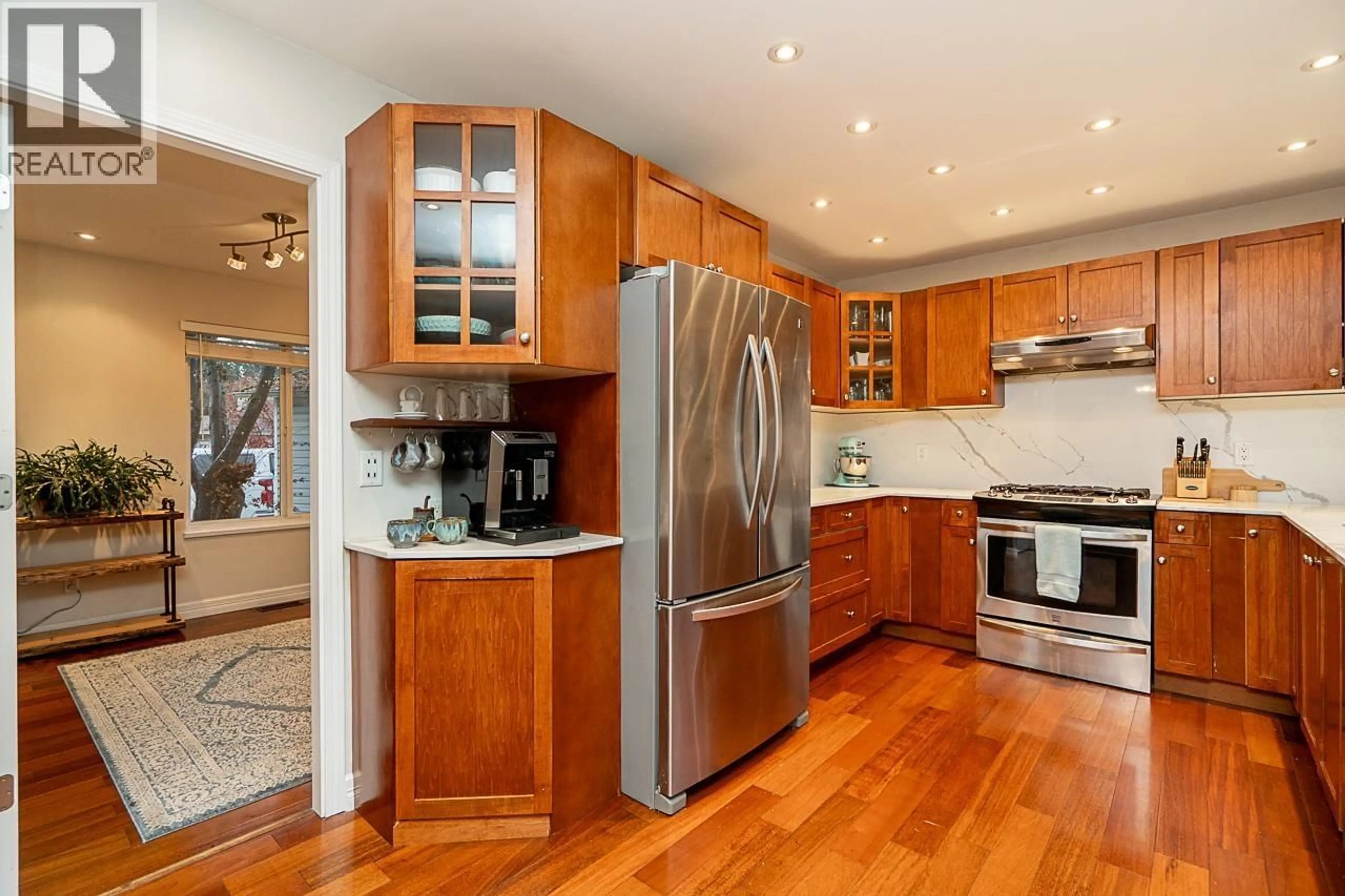 Open concept kitchen, wood/laminate floor for 20735 115 AVENUE, Maple Ridge British Columbia V2X0C8
