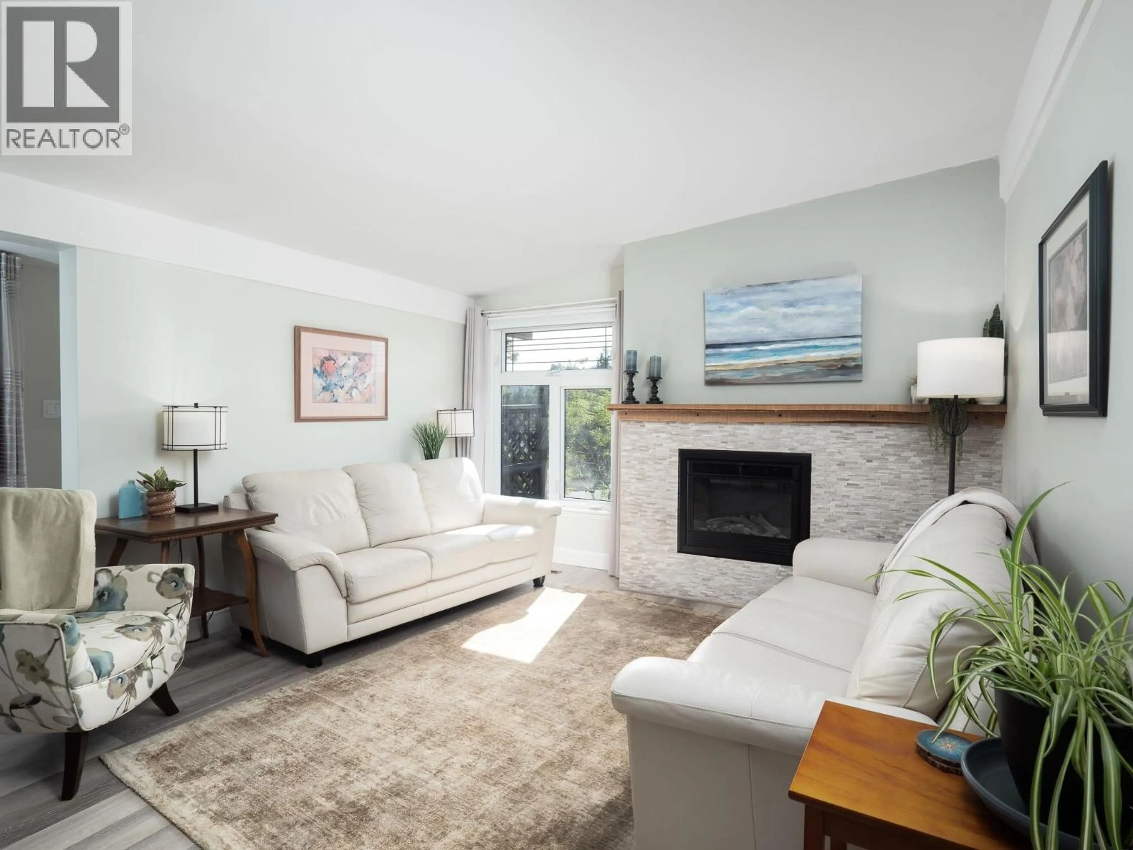 Living room with furniture, unknown for 1094 IRWIN STREET, Prince George British Columbia V2M2Y2