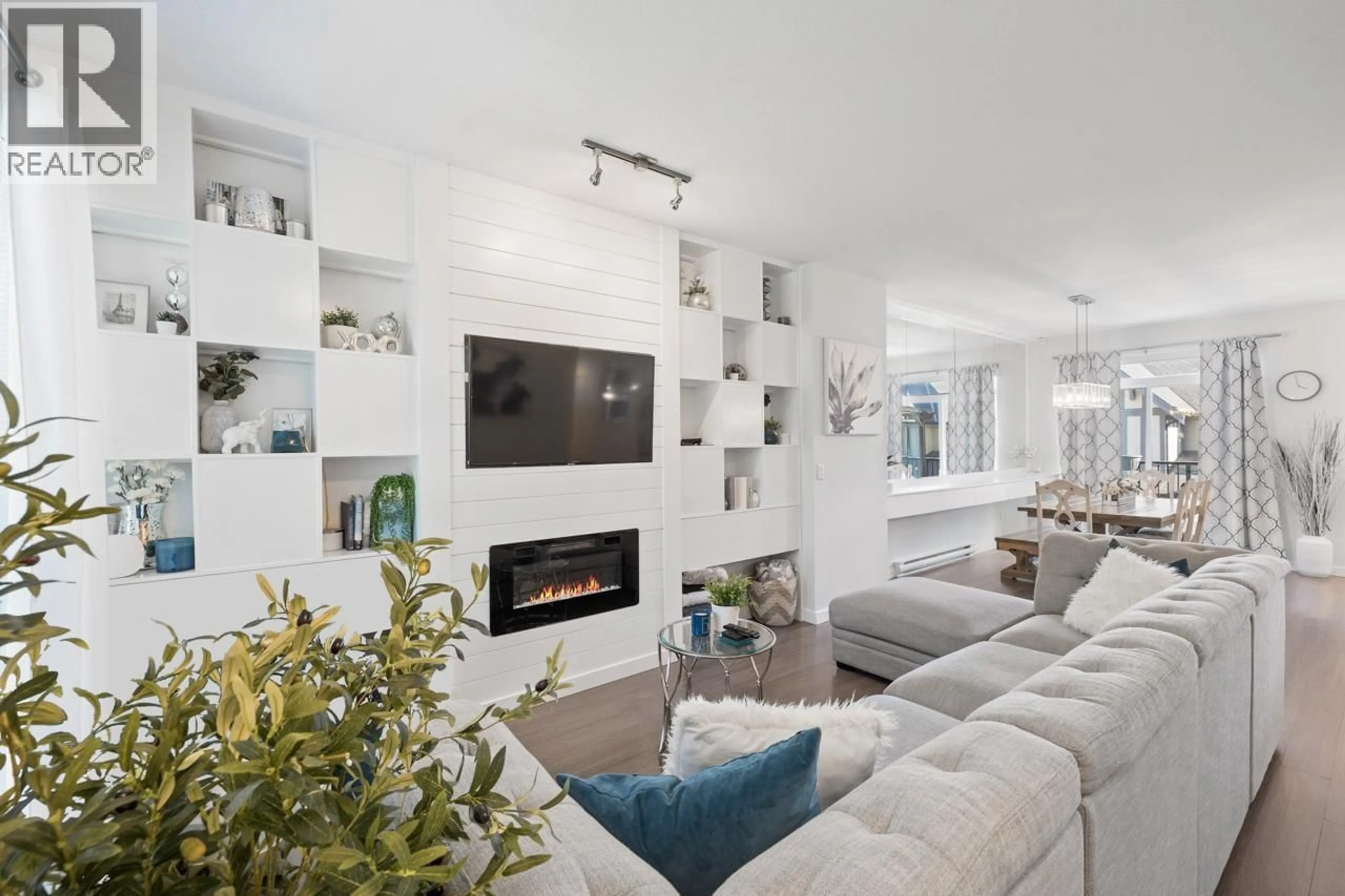 Living room with furniture, unknown for 149 - 3500 BURKE VILLAGE PROMENADE, Coquitlam British Columbia V3E0N2