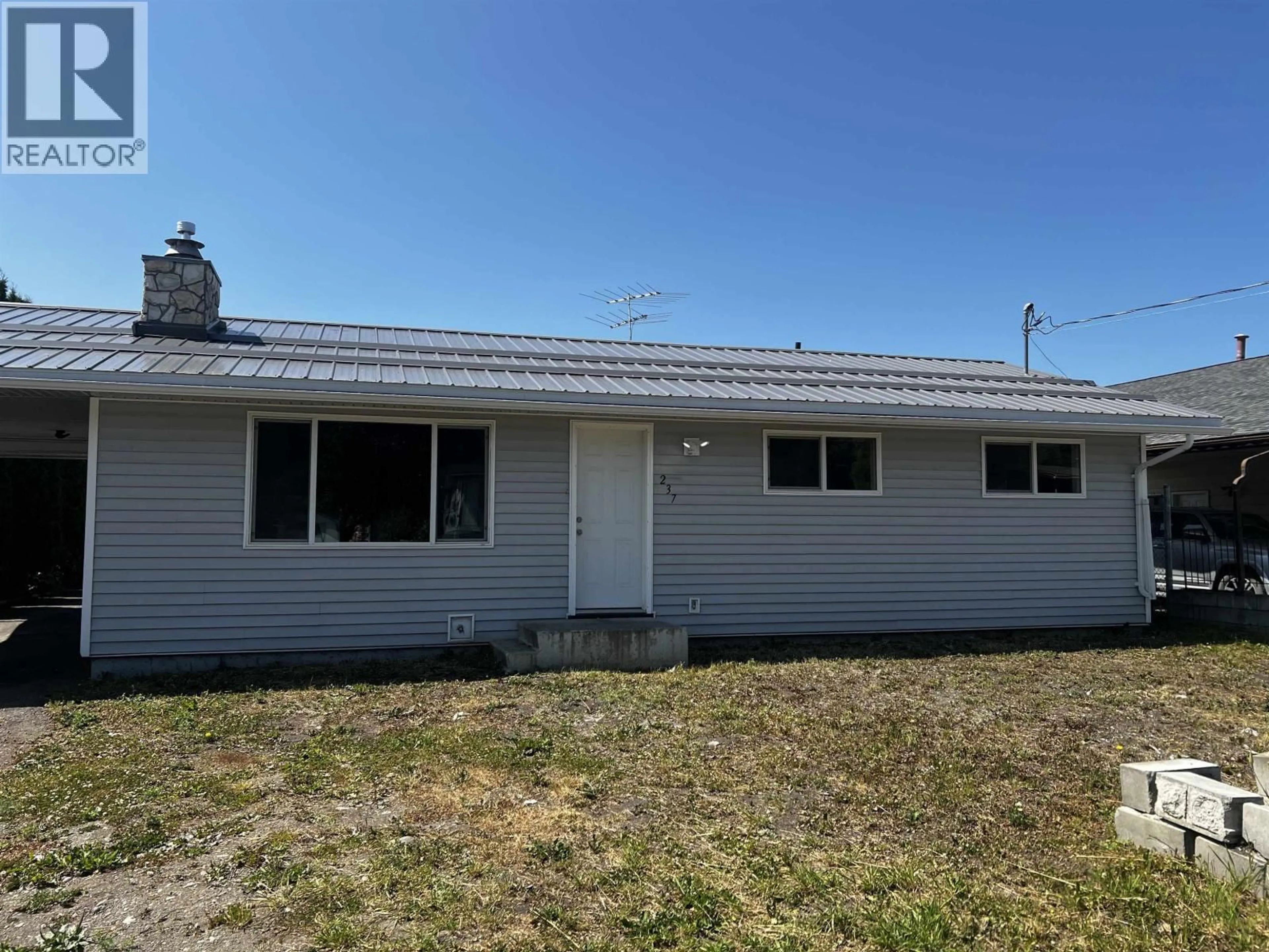Home with vinyl exterior material, unknown for 237 E 3RD AVENUE, Fort St. James British Columbia V0J1P0