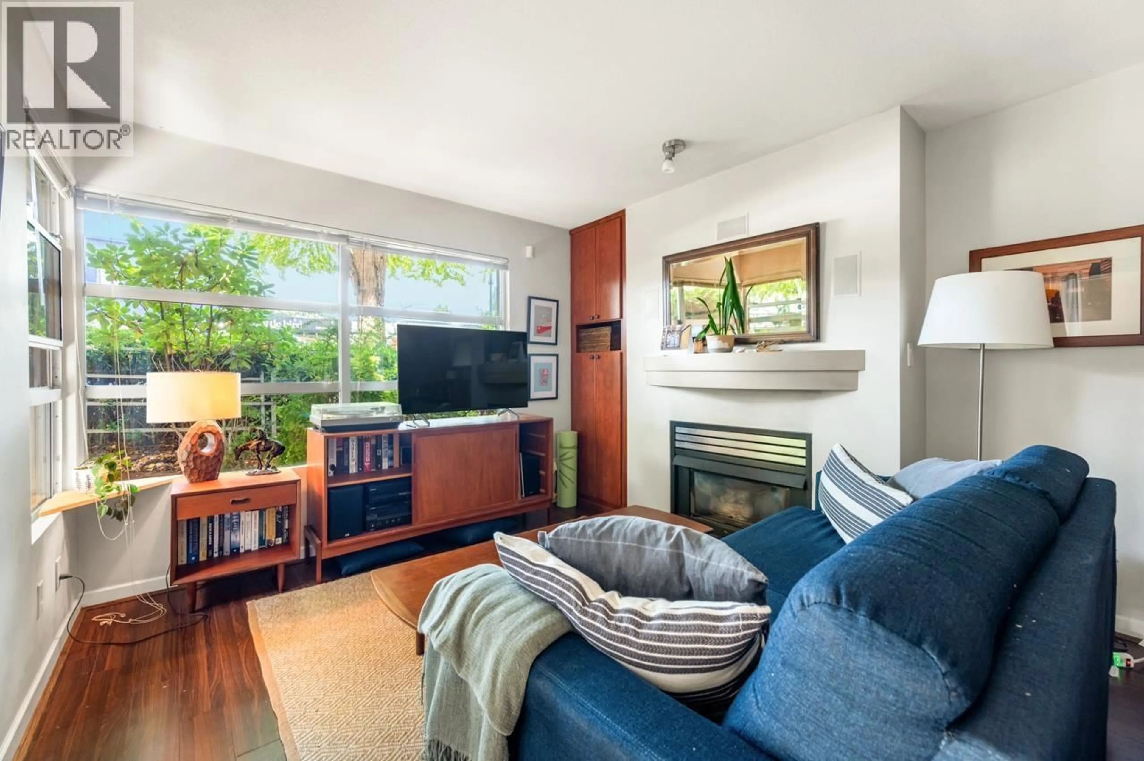 Living room with furniture, unknown for 106 - 2983 4TH AVENUE, Vancouver British Columbia V6K1R5
