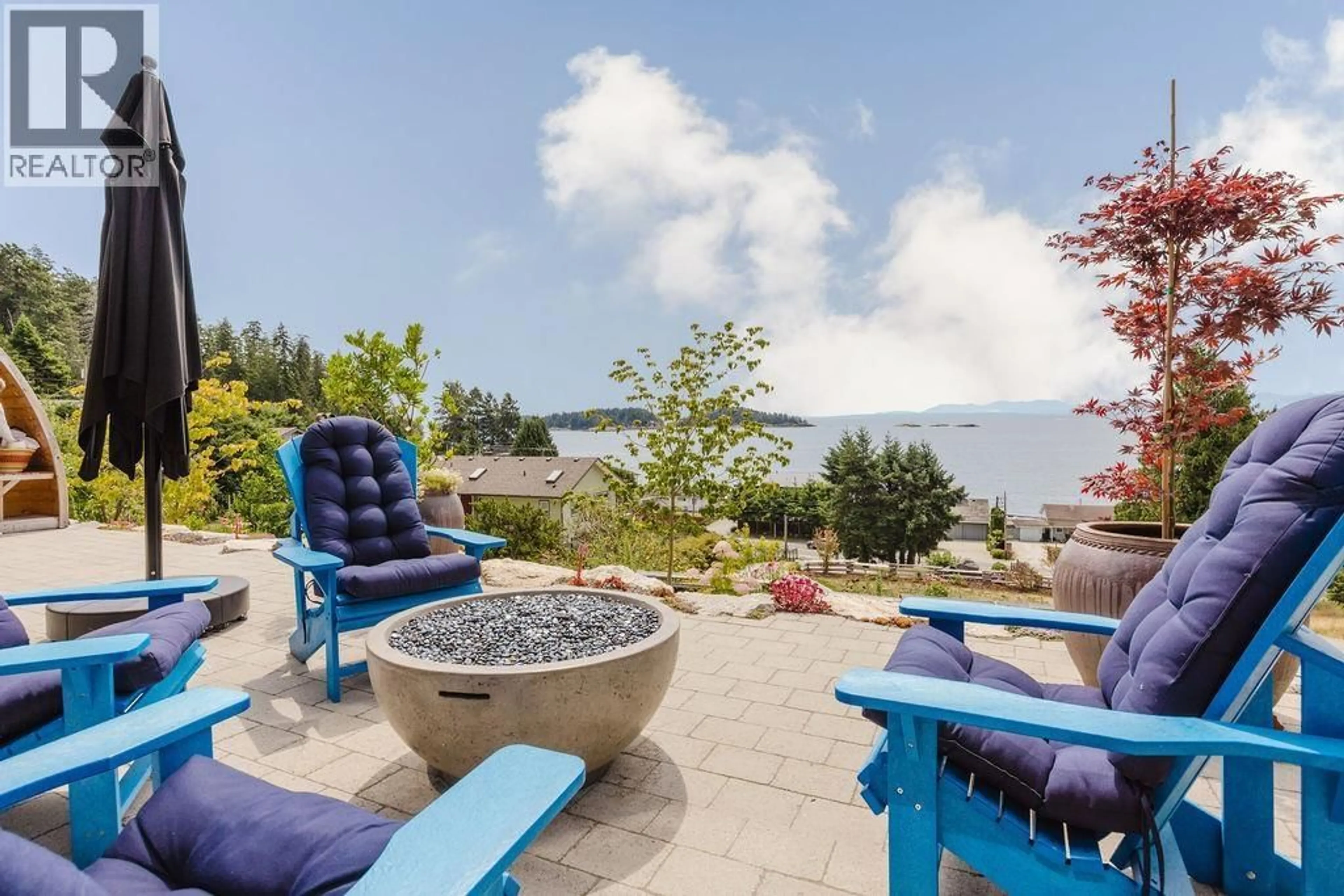 Patio, water/lake/river/ocean view for 6889 ISLAND VIEW ROAD, Sechelt British Columbia V7Z0T2