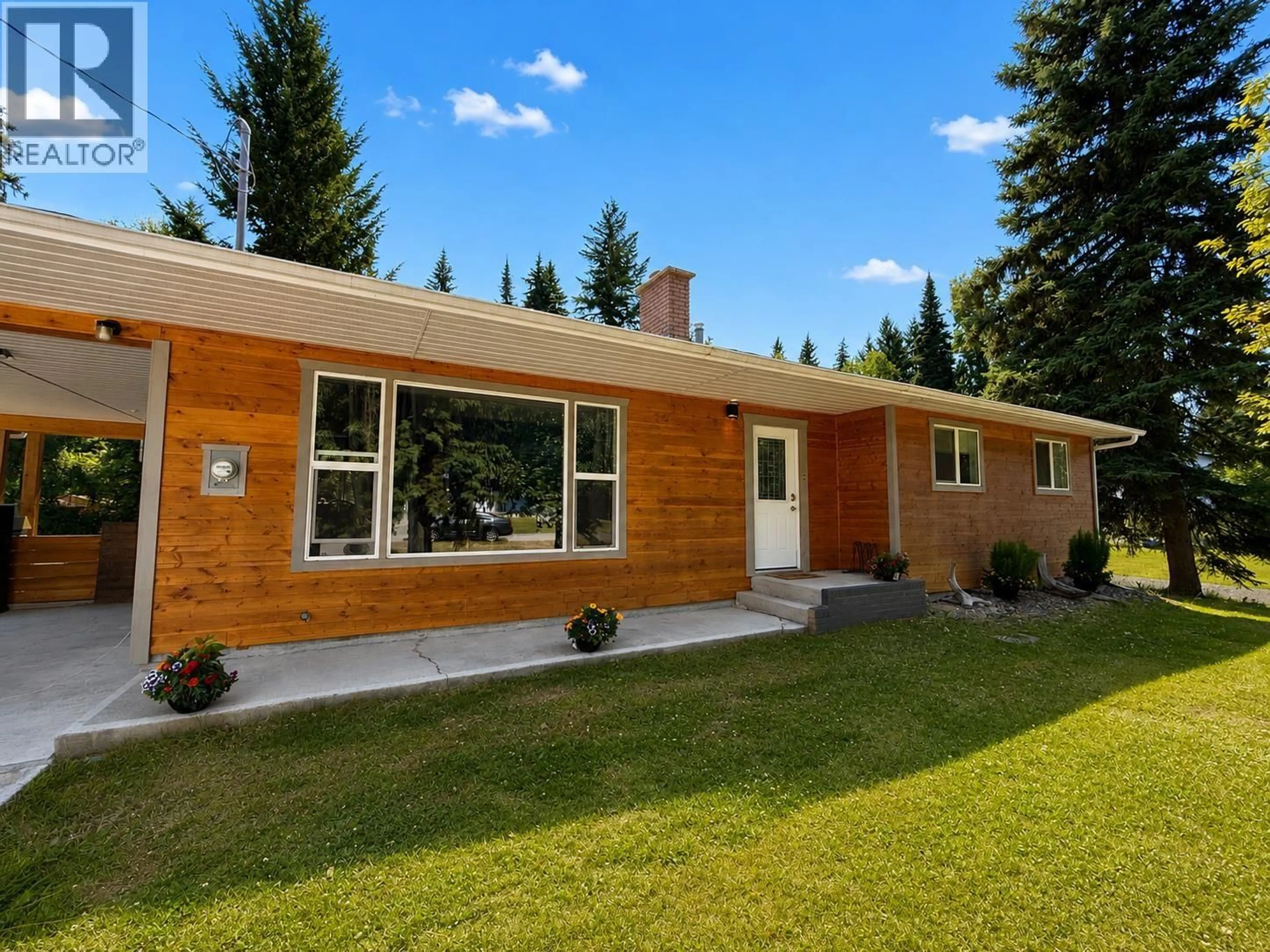 Home with vinyl exterior material, unknown for 3945 GILBERT DRIVE, Prince George British Columbia V2K4Z6