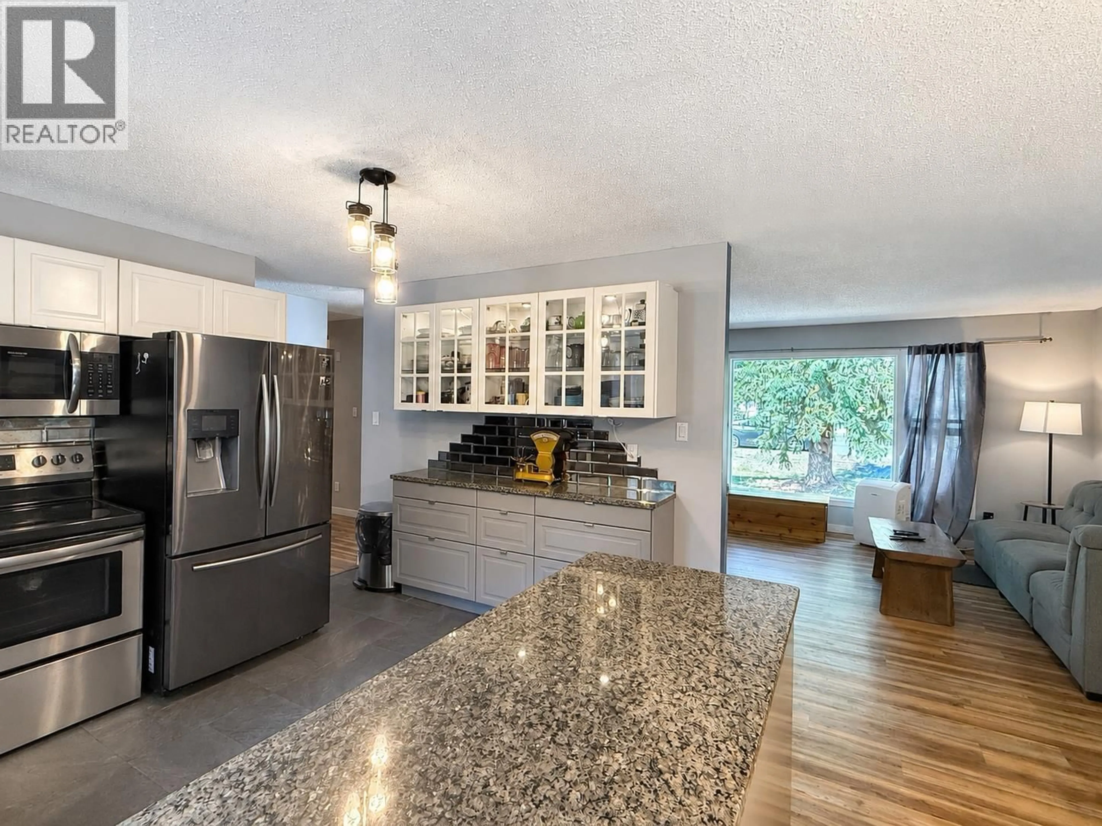 Open concept kitchen, unknown for 3945 GILBERT DRIVE, Prince George British Columbia V2K4Z6