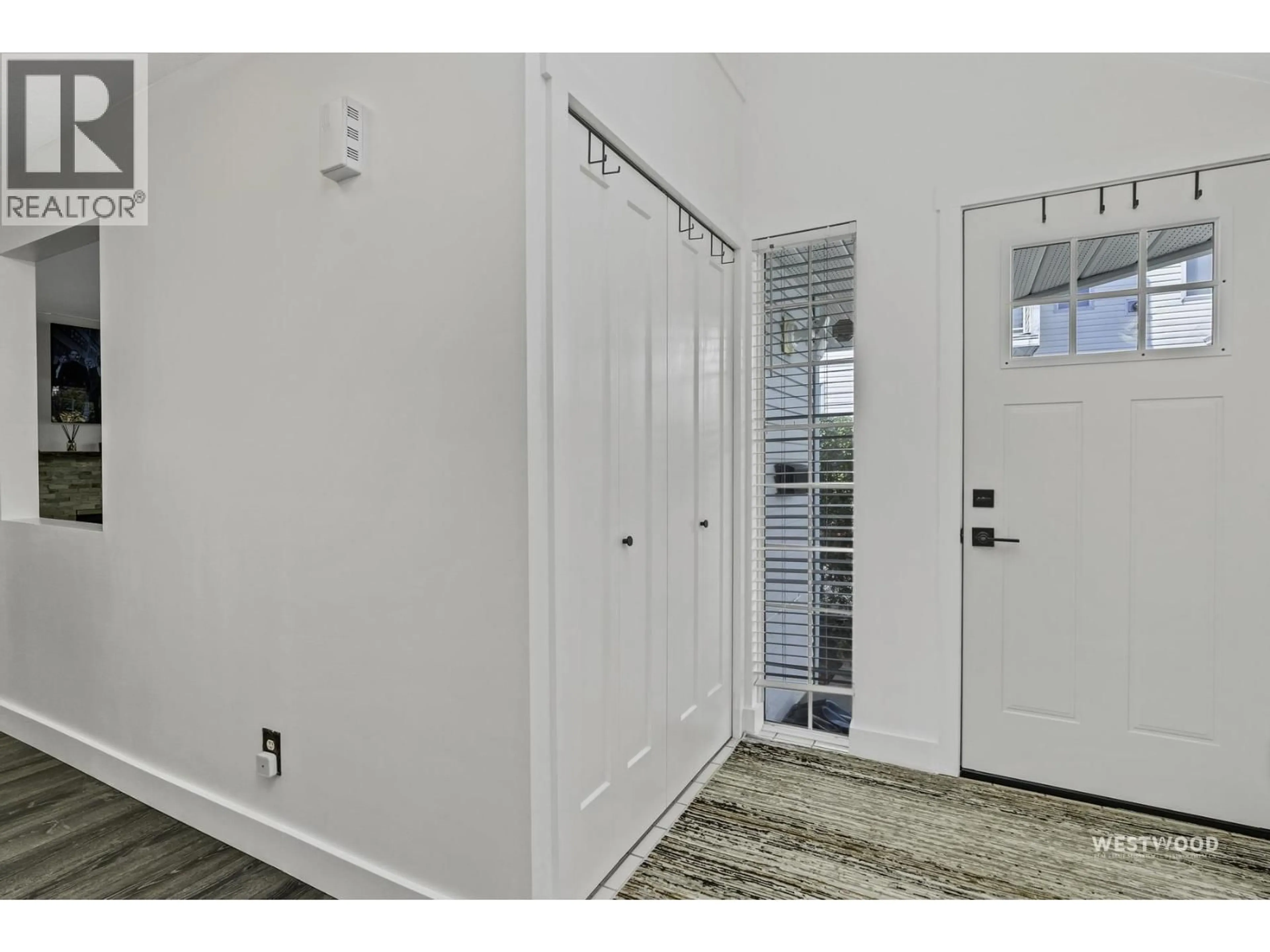 Indoor entryway for 1 - 19236 119 AVENUE, Pitt Meadows British Columbia V3Y2E8