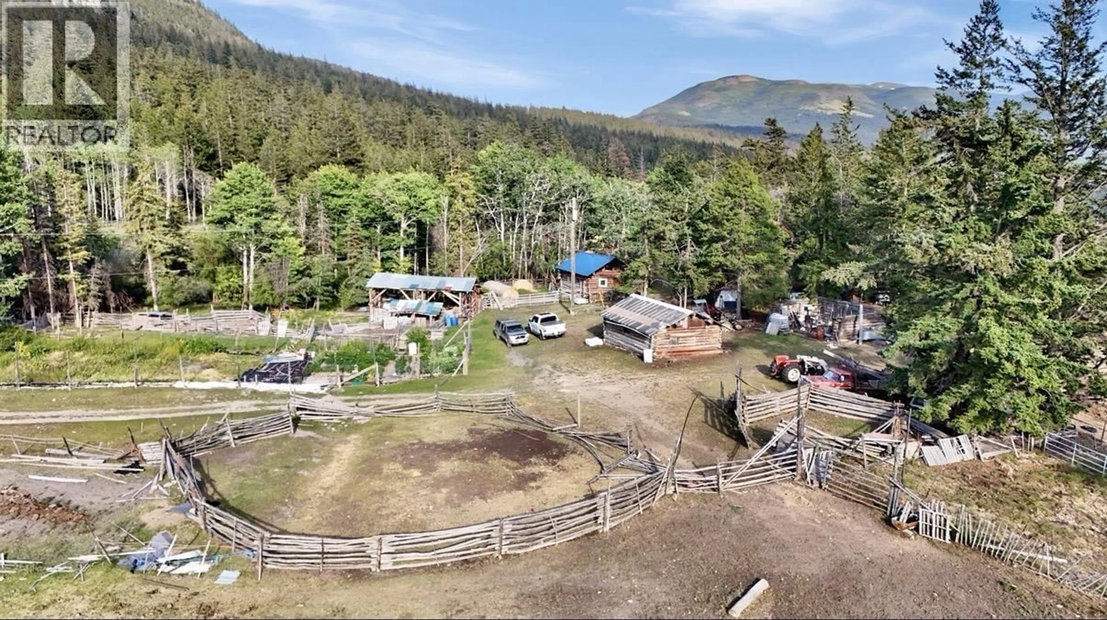 A pic from outside/outdoor area/front of a property/back of a property/a pic from drone, mountain view for 7091 TATLAYOKO ROAD, Williams Lake British Columbia V0L1W0