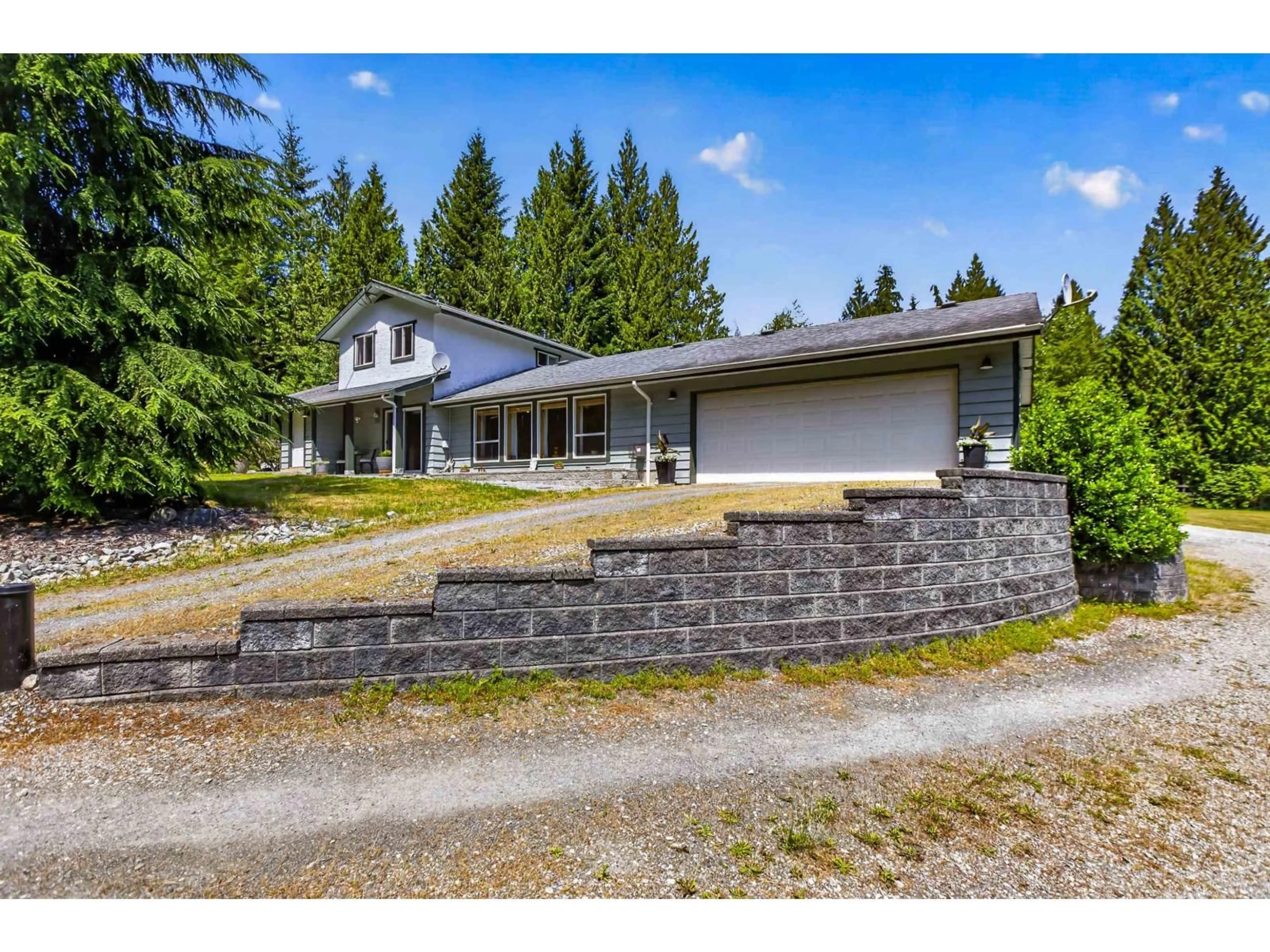 A pic from outside/outdoor area/front of a property/back of a property/a pic from drone, unknown for 9676 WOLFE STREET, Mission British Columbia V4S1H1