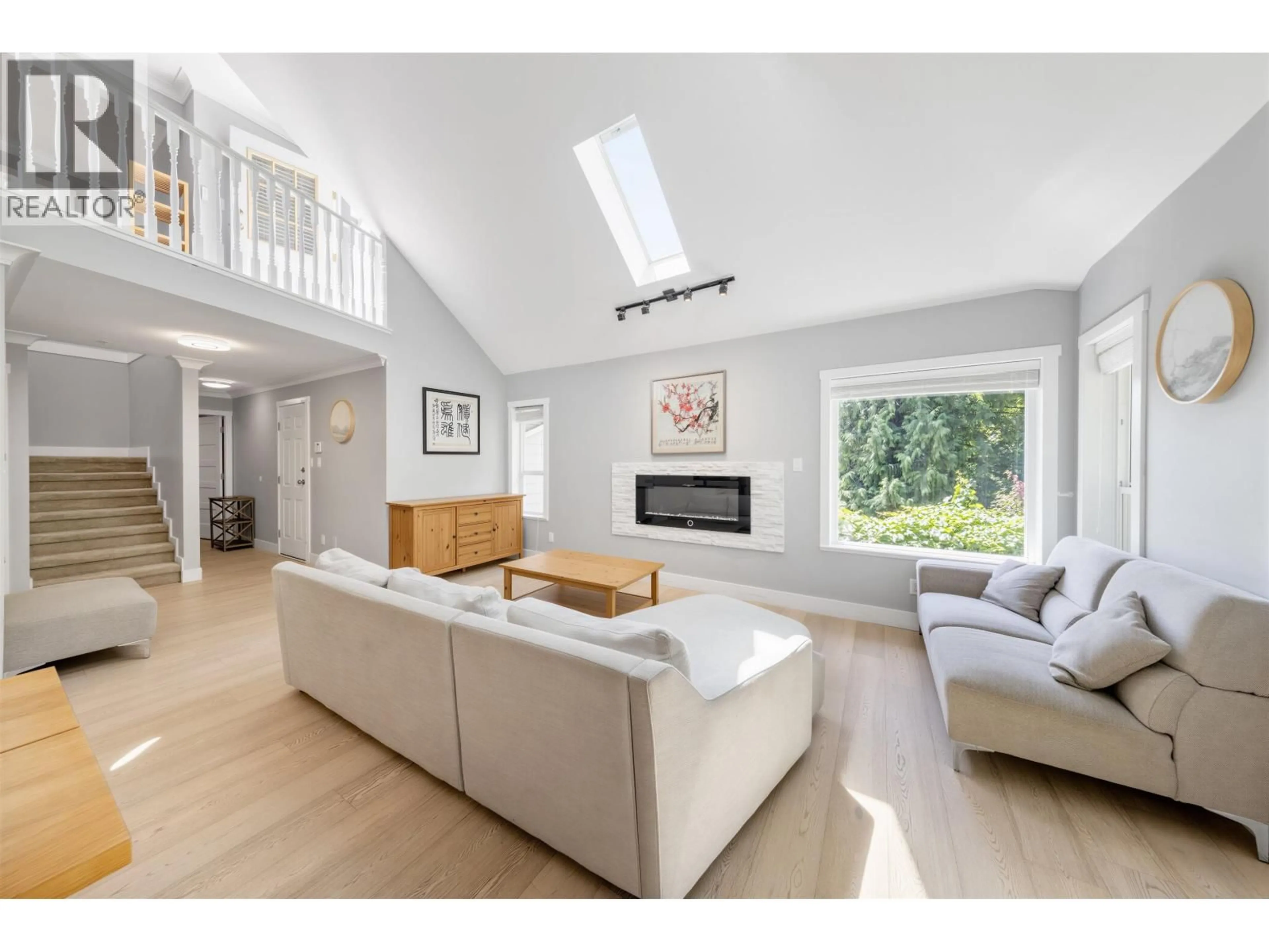 Living room with furniture, unknown for 1788 GORDON AVENUE, West Vancouver British Columbia V7V1V3
