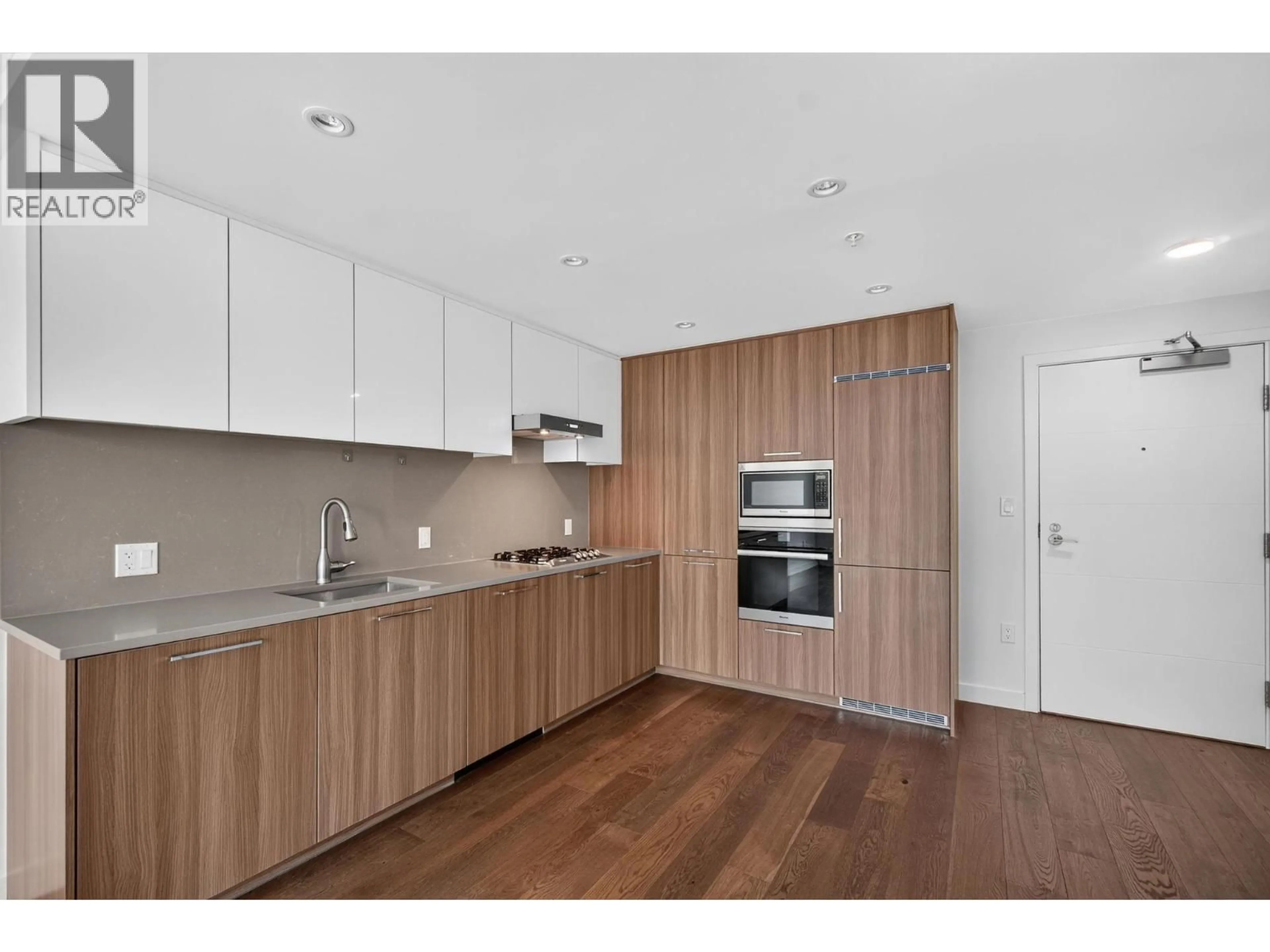 Standard kitchen, wood/laminate floor for 907 - 8199 CAPSTAN WAY, Richmond British Columbia V6X0V1