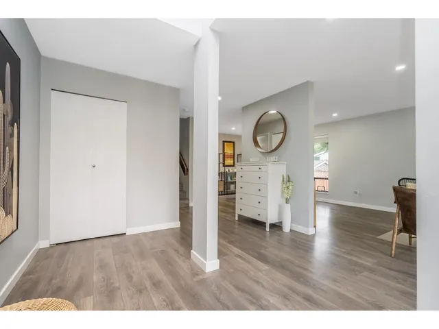 14956 20 AVENUE, Surrey 4