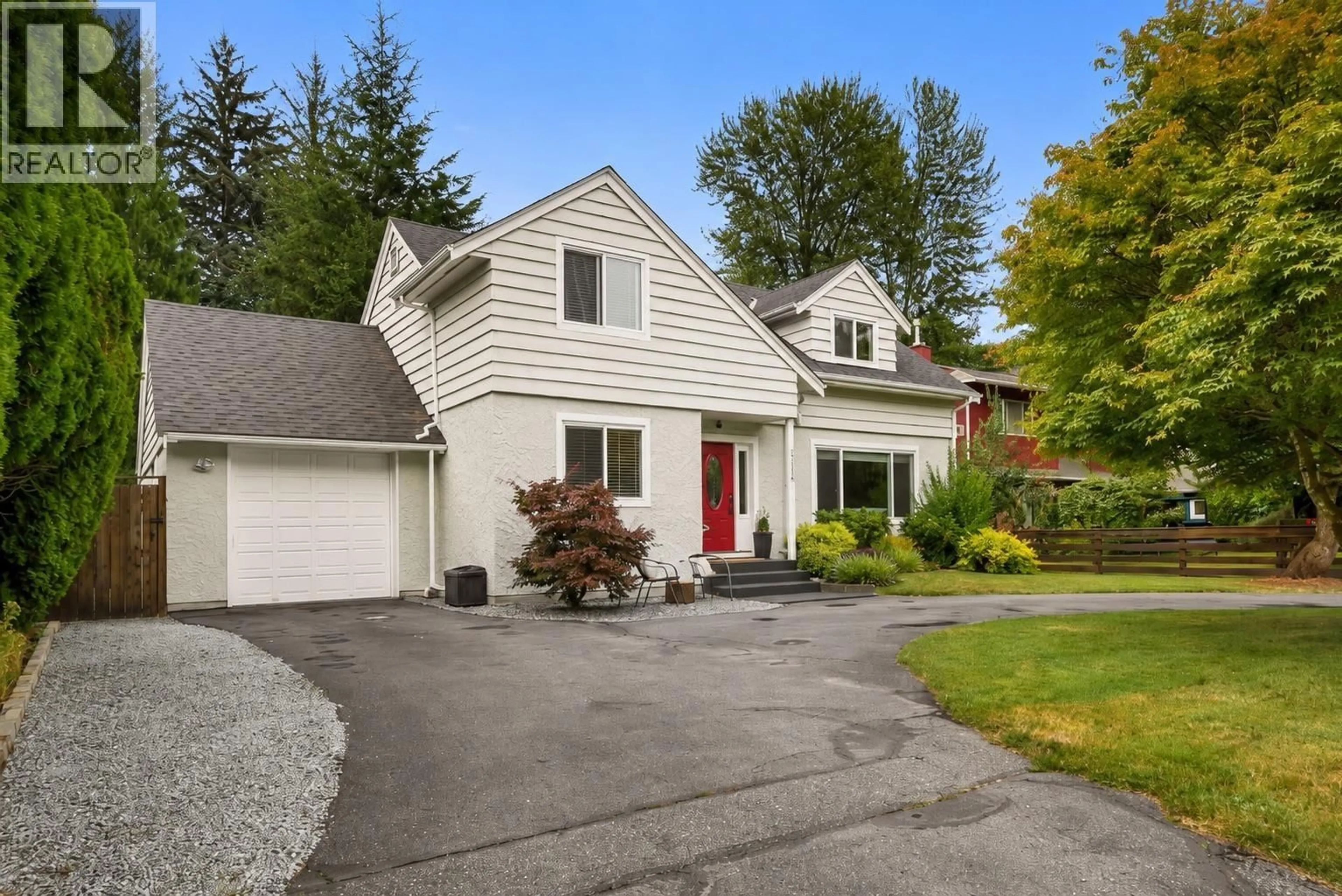 Home with vinyl exterior material, street for 41318 KINGSWOOD ROAD, Squamish British Columbia V0N1T0
