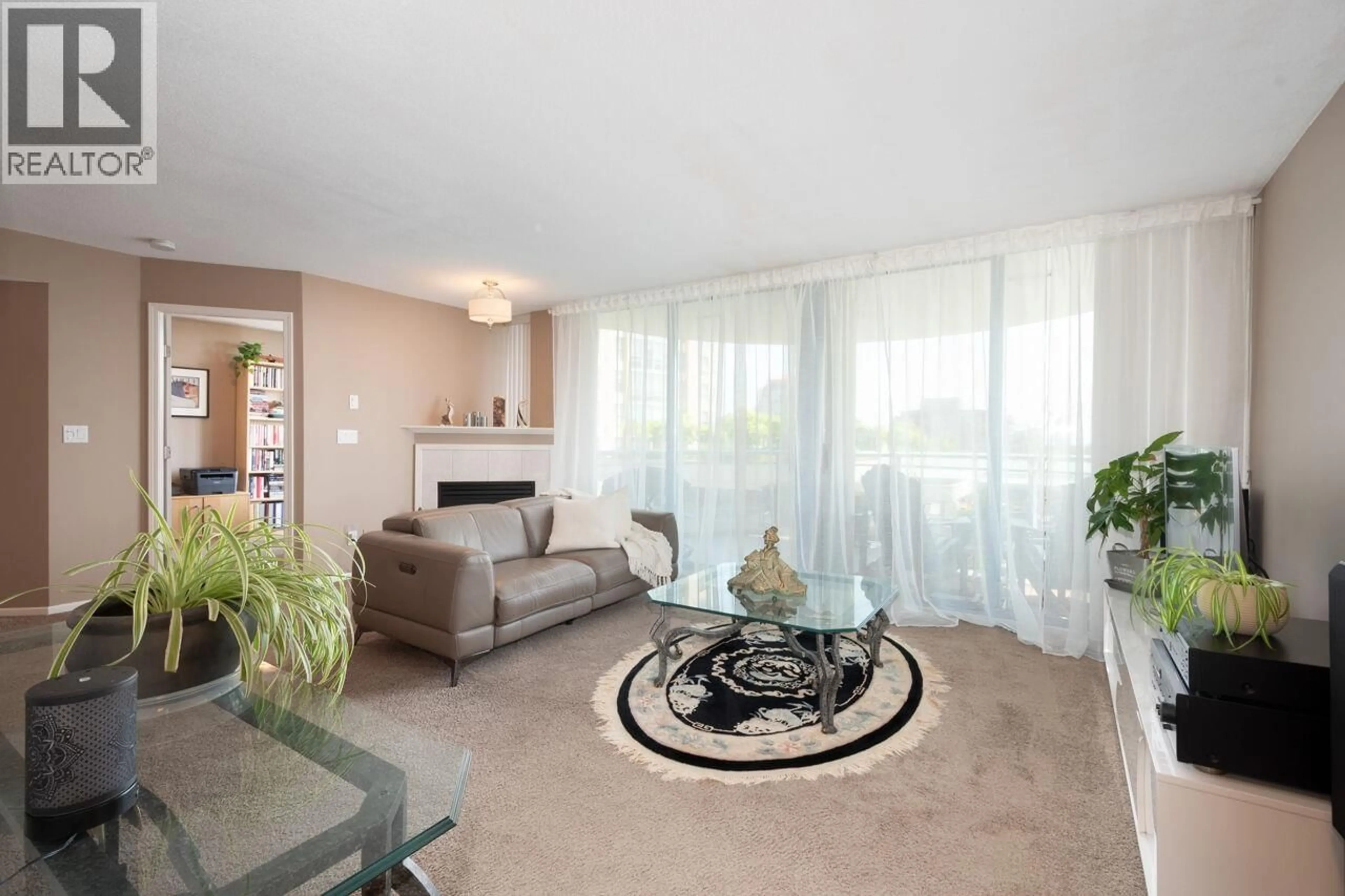 Living room with furniture, unknown for 804 - 739 PRINCESS STREET, New Westminster British Columbia V3M6V6