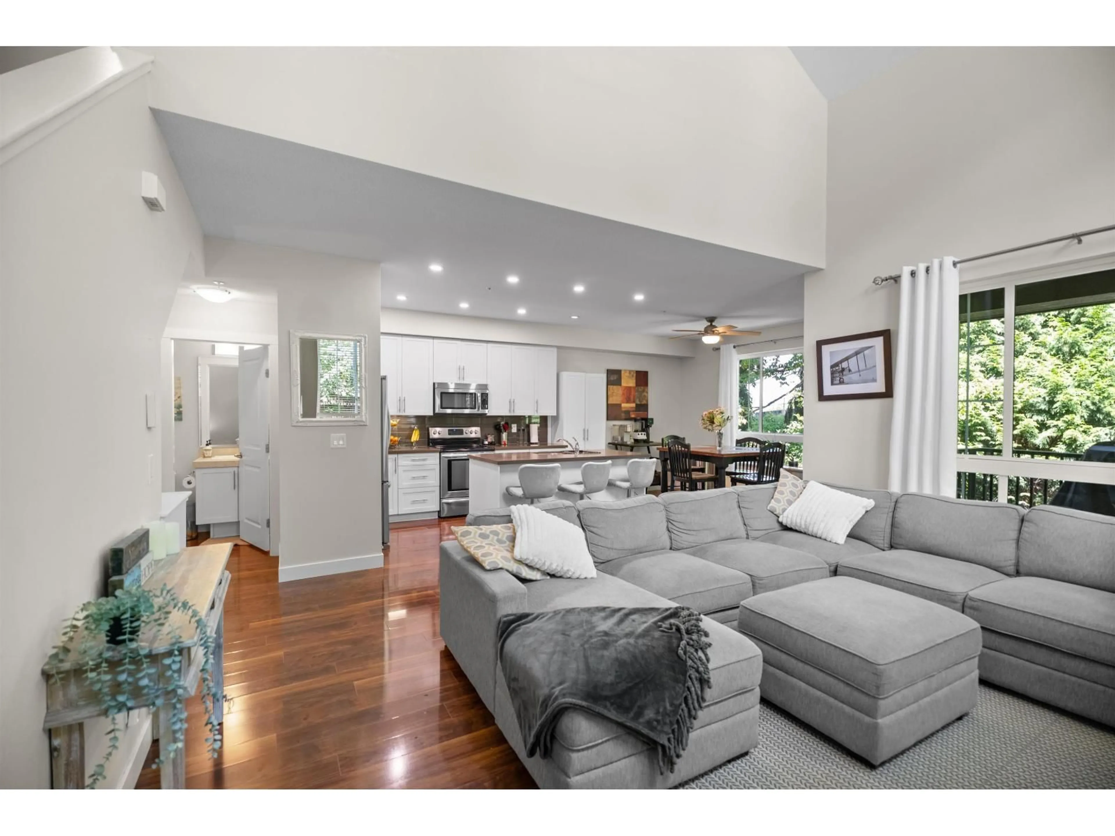 Open concept kitchen, unknown for 24 - 21867 50 AVENUE, Langley British Columbia V3A3T2