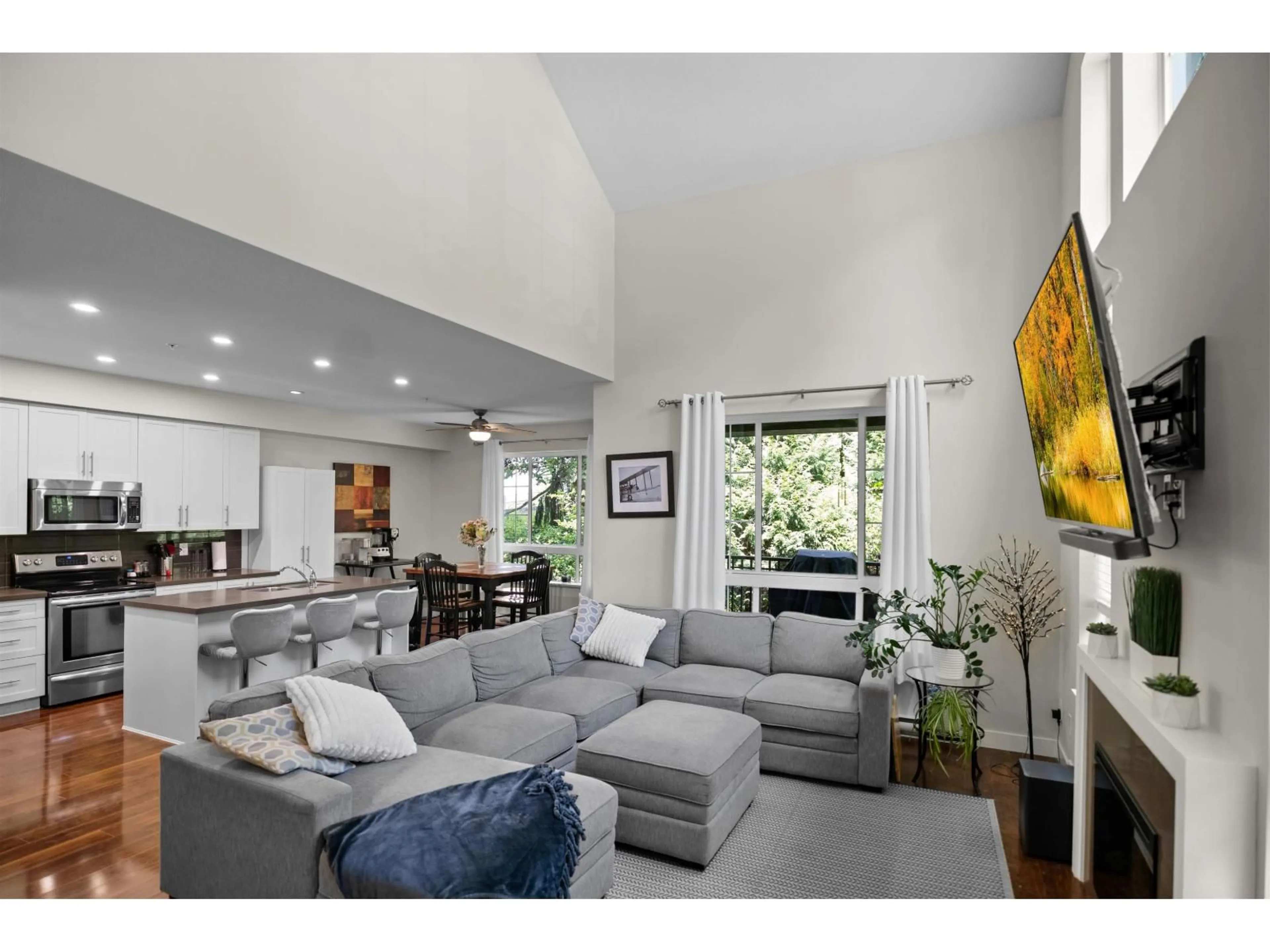 Open concept kitchen, unknown for 24 - 21867 50 AVENUE, Langley British Columbia V3A3T2
