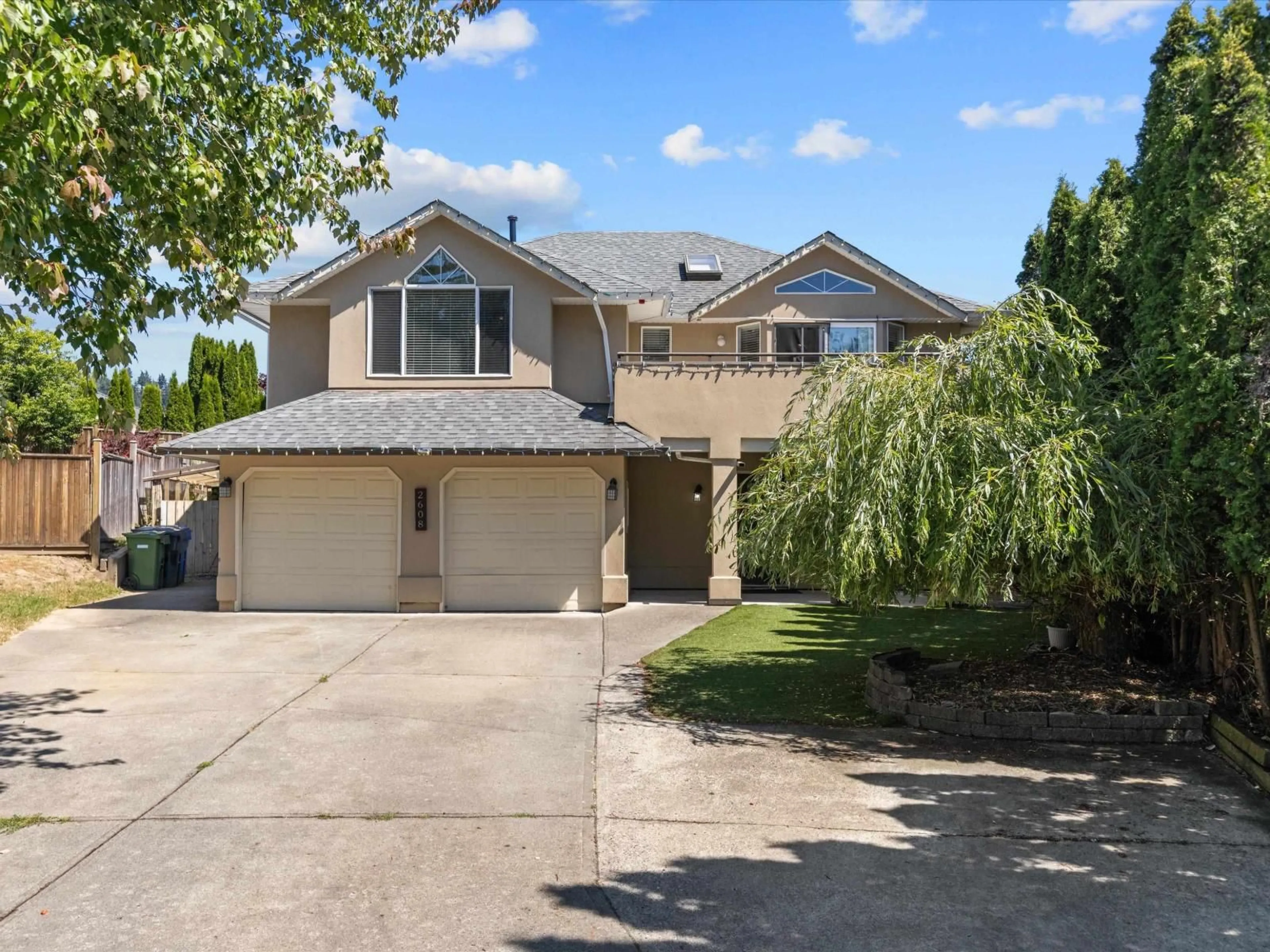 Home with vinyl exterior material, street for 2608 BLACKHAM DRIVE, Abbotsford British Columbia V2S7J5